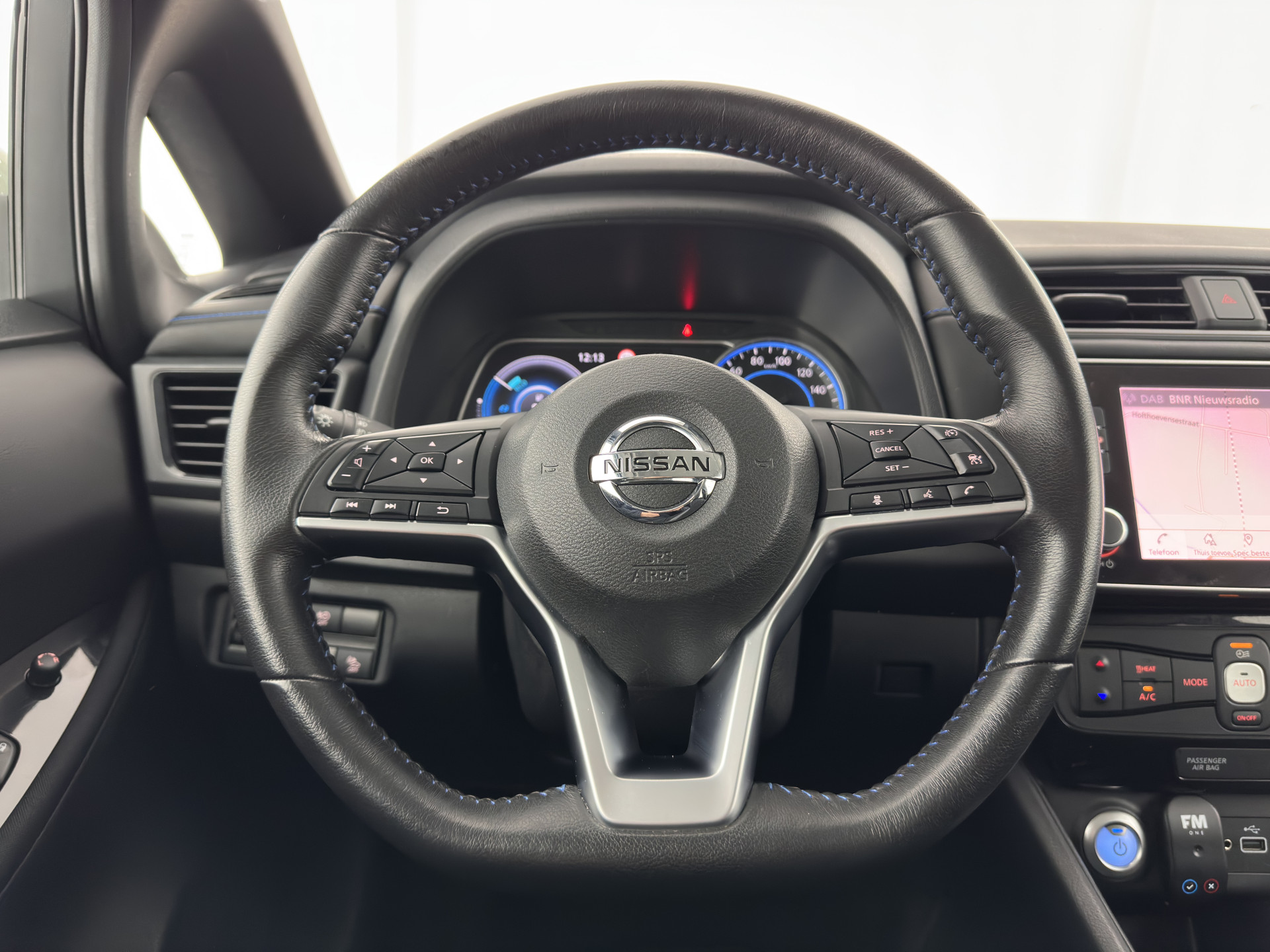 Nissan LEAF Acenta 40 kWh {SOH-90%} Aut. *ADAPTIVE-CRUISE | KEYLESS | NAVI-FULLMAP | BLIND-SPOT | DAB+ | COMFORTSEATS | DIGI-COCKPIT | PRIVACY-GLASS | CAMERA |  17"ALU*