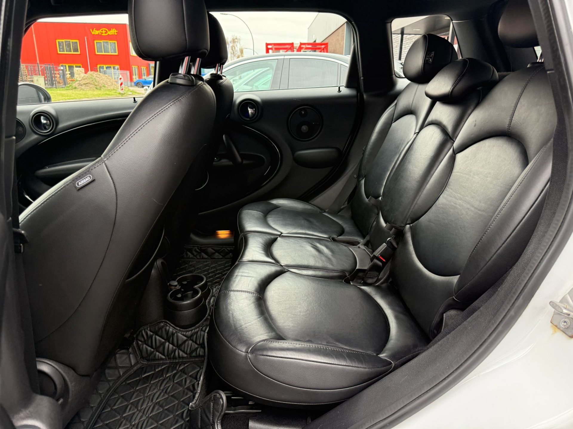 MINI Mini 1.6 John Cooper Works | 1E EIGENAAR | 3/6/12MND GARANTIE | AUTOMAAT | JOHN WORKS | XENON | CRUISE | NAVI |