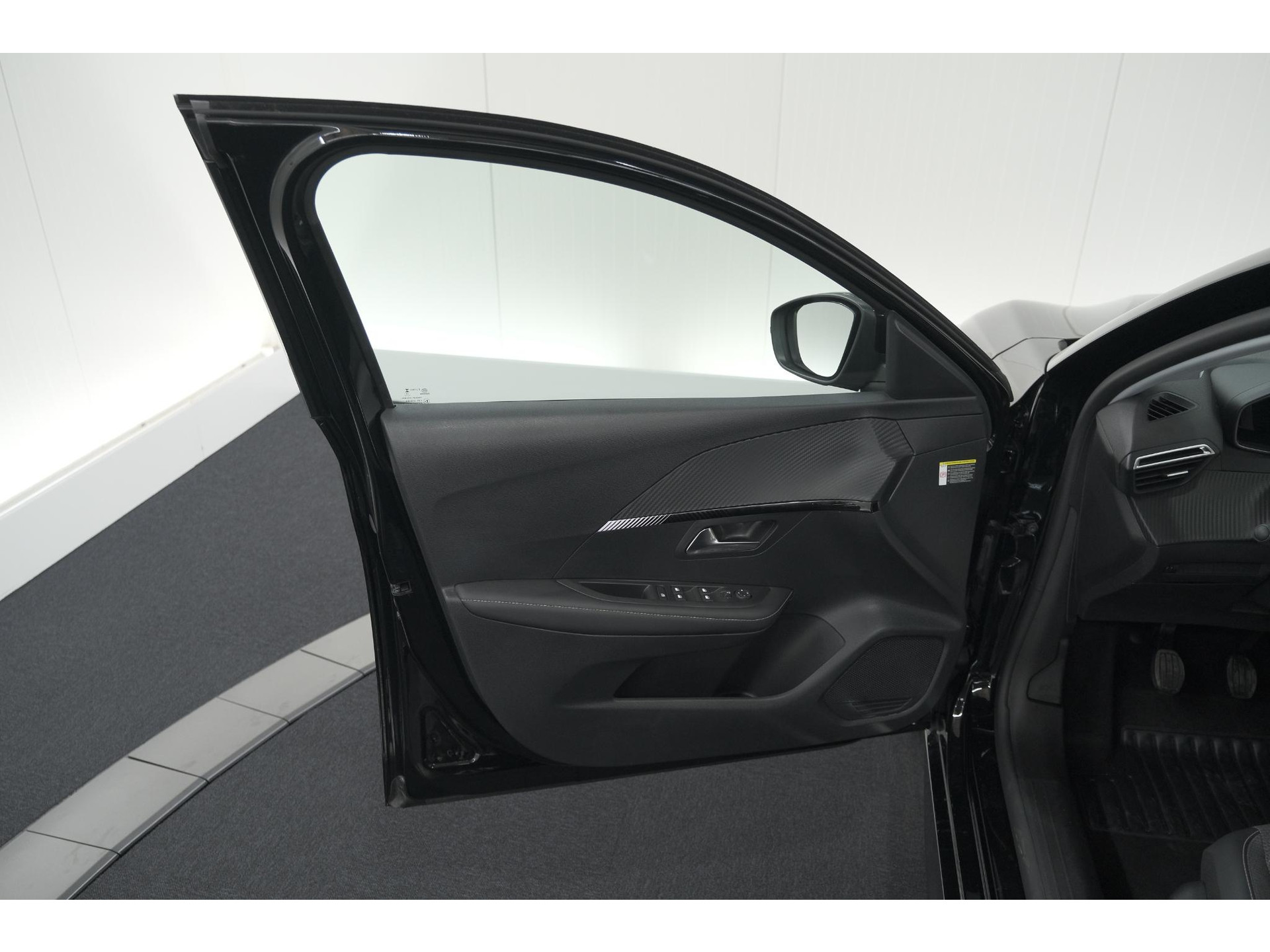 Peugeot 208 PureTech 100 Allure | Apple Carplay | Parkeersensoren | Climate Control