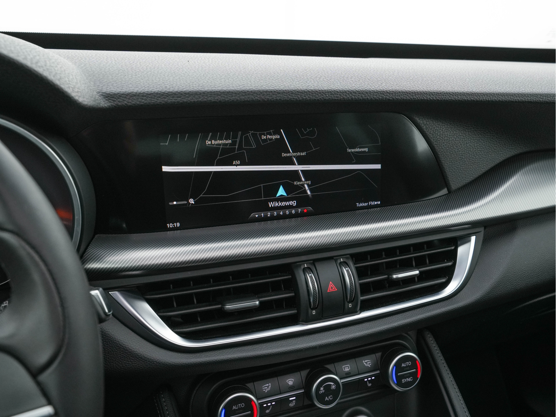 Alfa Romeo Stelvio 2.2d AWD Q4 Super Aut. *PANO | LEATHER | BI-XENON | MEMORY-PACK | HARMAN/KARDON | BLINDSPOT | CAMERA | DAB+ | NAVI-FULLMAP | HEATED-SPORTSEATS | ECC | ADAPTIVE-CRUISE | PDC | PRIVACYGLASS | TOWBAR | 19"ALU*