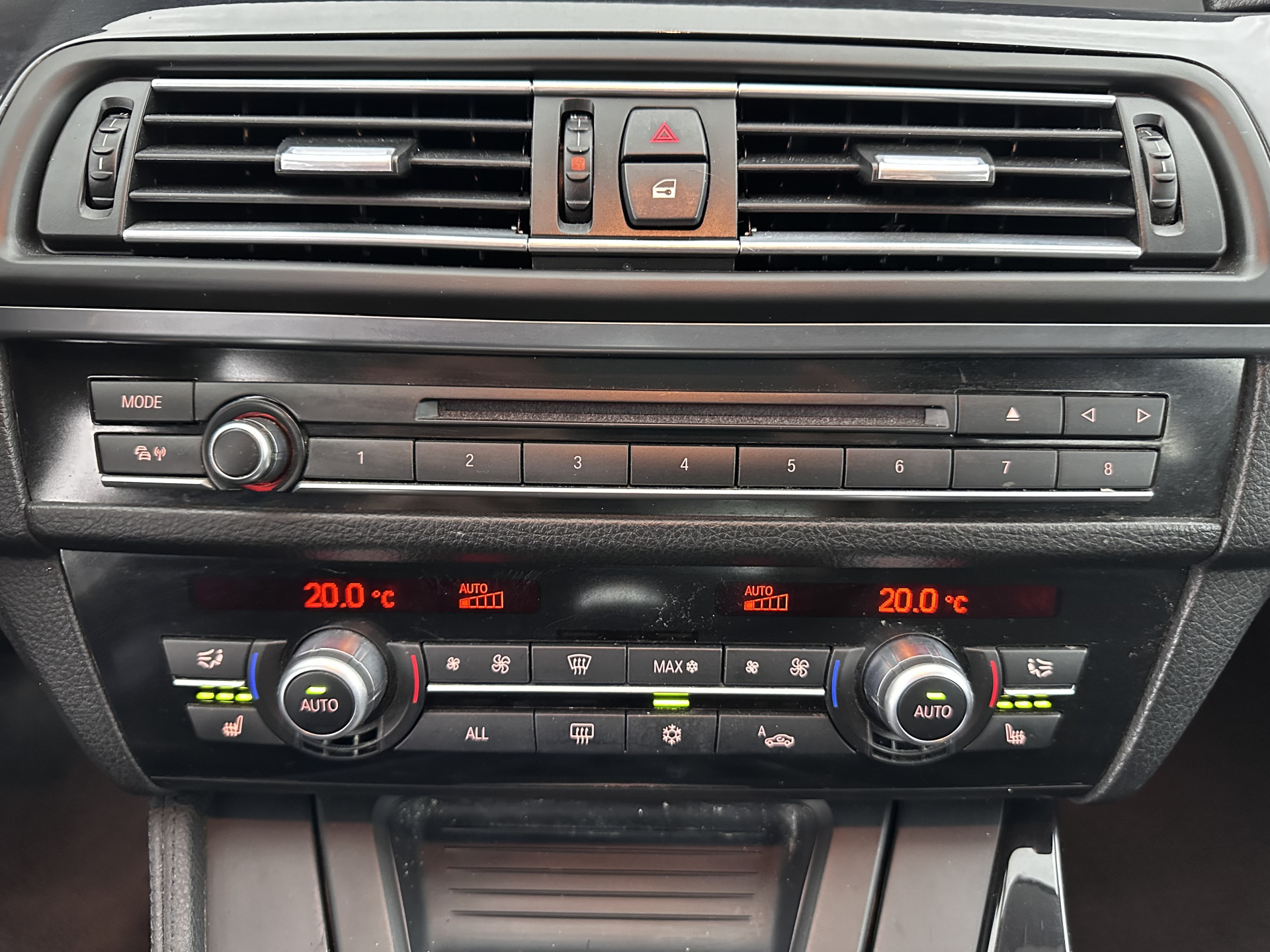 BMW 5-serie Touring 520d Shadow-line *BI-XENON | NAVI-FULLMAP | HEATED-COMFORTSEATS | ECC | KEYLESS | PDC | CRUISE | 18''ALU*