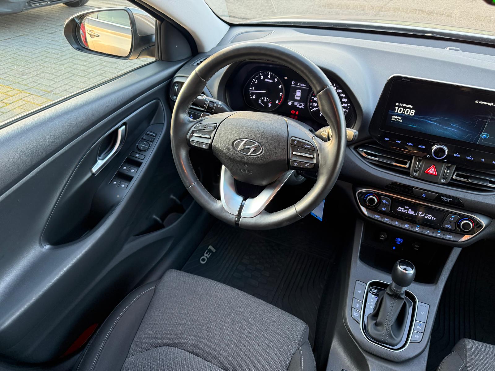 Hyundai i30 Wagon 1.5 T-GDi MHEV Premium | 1E EIGENAAR | 3/6/12MND GARANTIE| LED | CARPLAY | SCHUIFDAK | DAB | NAVI | CRUISE | 160PK |