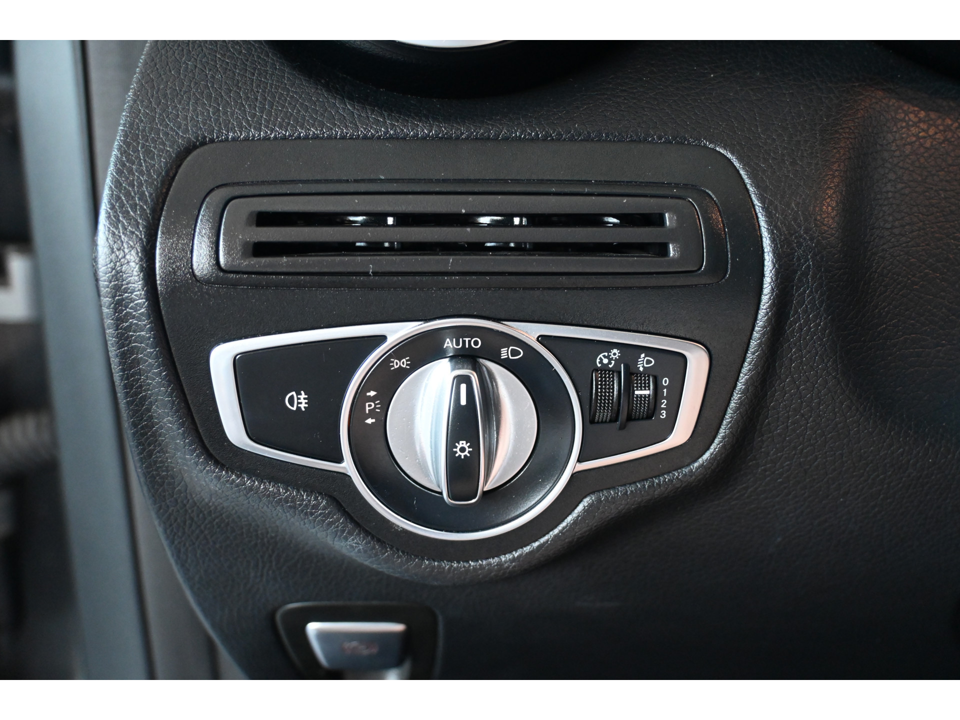 Mercedes-Benz GLC-klasse 350e 4MATIC Business Solution Automaat Navigatie Stoelverwarming Trekhaak Rijklaaprijs! Inruil Mogelijk!