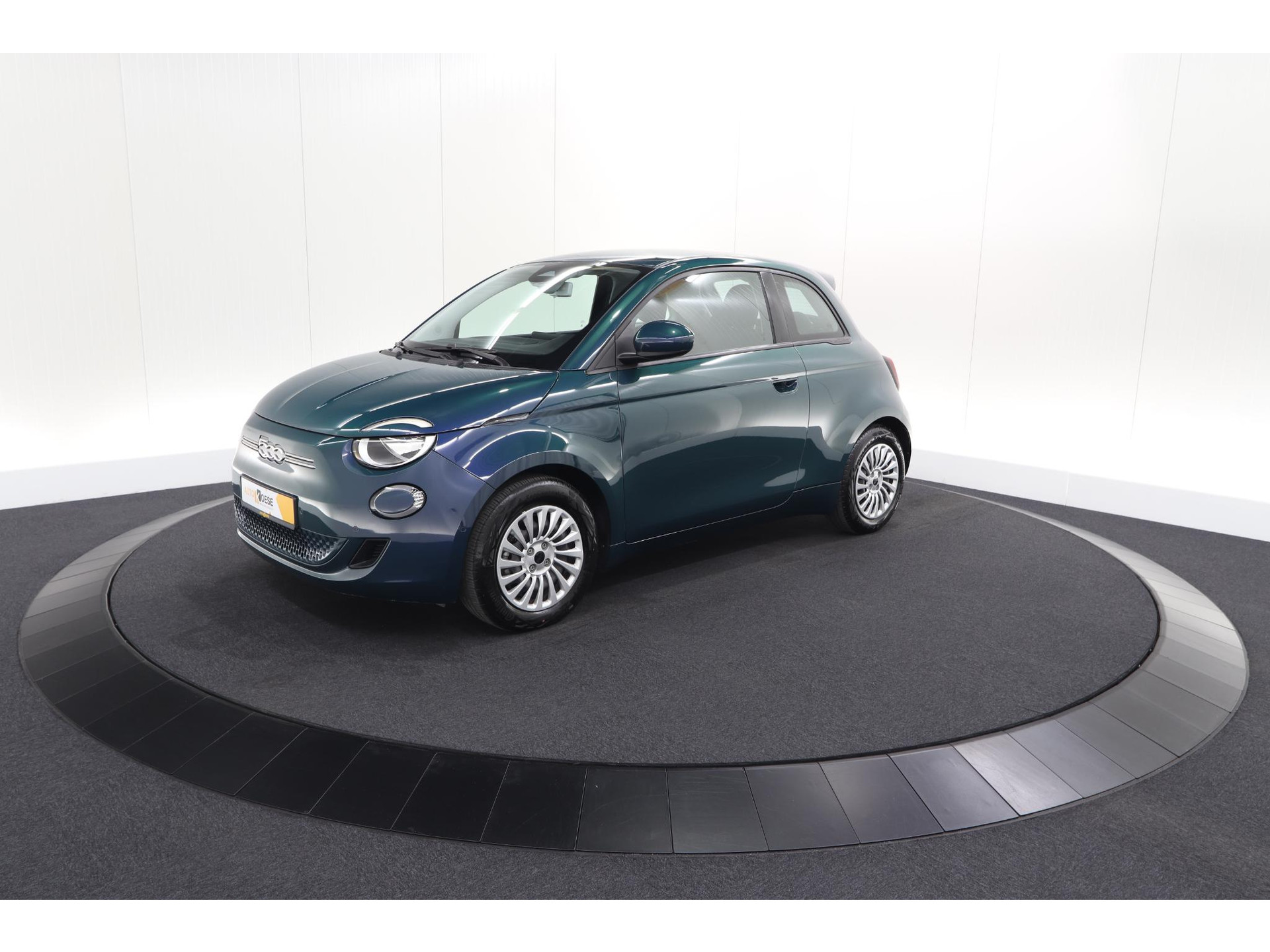 Fiat 500 Urban 42 kWh | 96,9% SOH | 3 Fase Laadfunctie | Camera | Apple Carplay | Parkeersensoren