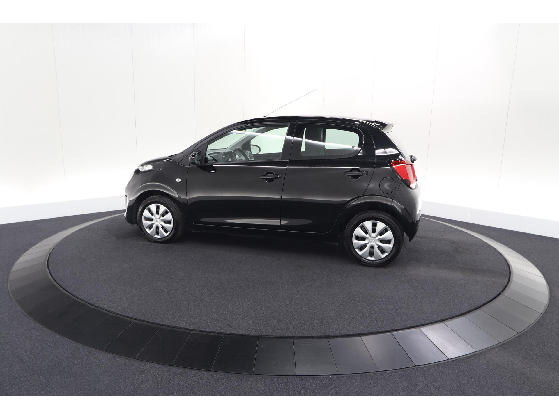 Citroen C1 1.0 VTi Feel | AllSeason banden | Radio | Bluetooth | Airco | 5 Deurs