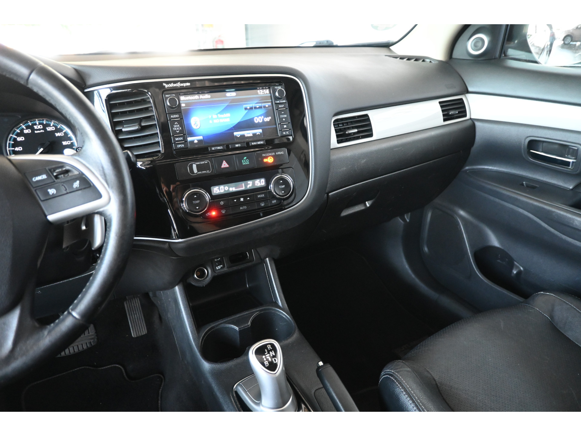Mitsubishi Outlander 2.0 PHEV Automaat Limited Edition X-Line Navigatie Leder Trekhaak Schuifdak Rijklaarprijs! Inruil Mogelijk!