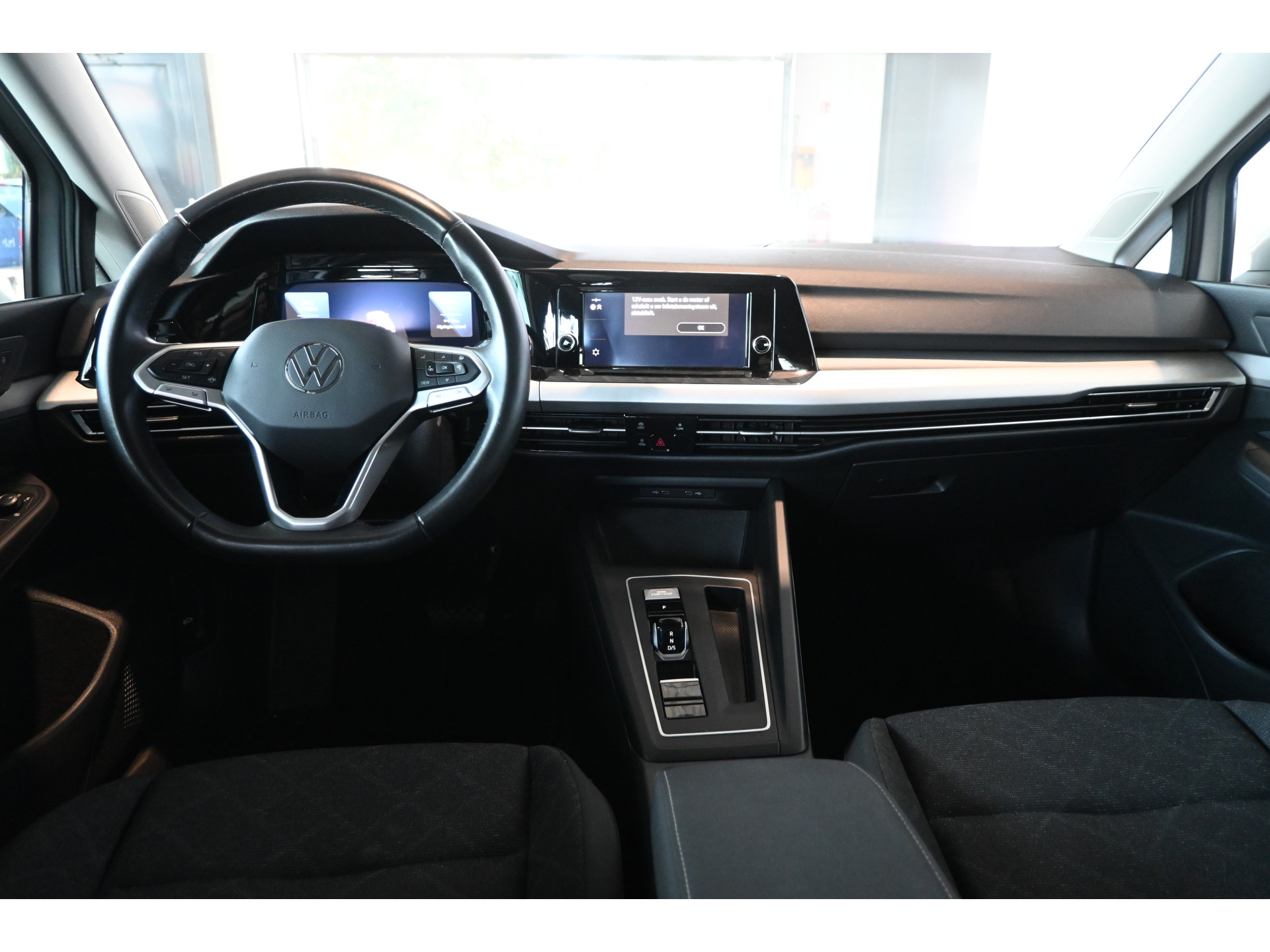 Volkswagen Golf 1.5 eTSI R-Line Automaat Clima Carplay Cruise Control Rijklaarprijs Inruil Mogelijk!
