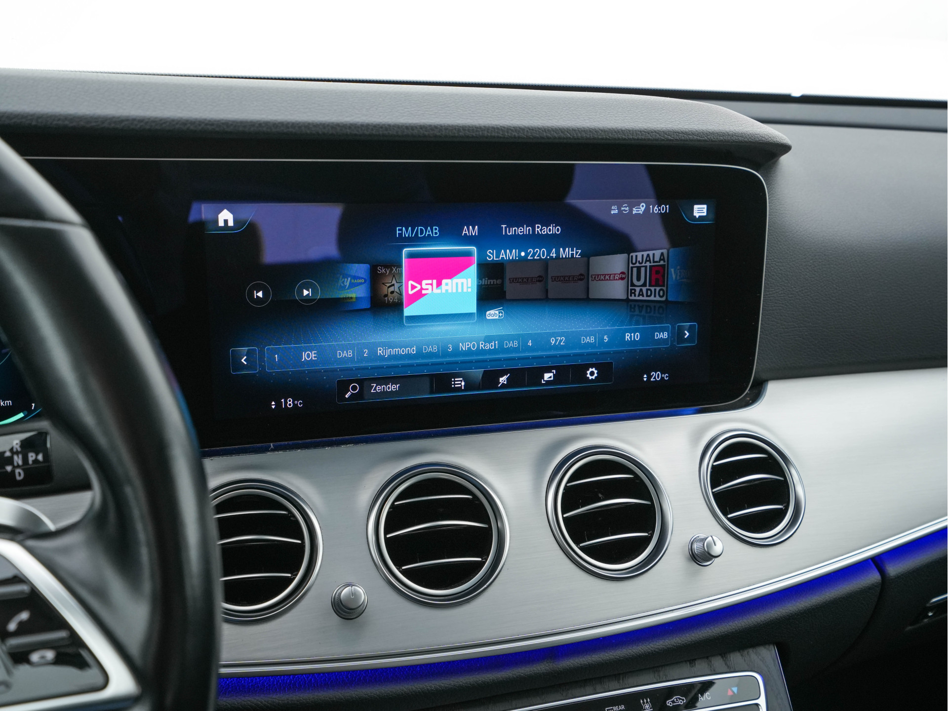 Mercedes-Benz E-klasse Estate 300 de Luxury Line ( Plug-in ) (INCL-BTW) Aut. *LUXURY-LEATHER | FULL-LED | WIDE-SCREEN-DIGICOCKPIT | BLIND-SPOT | AMBIENT-LIGHT | HEATED-SPORTSEATS | CAMERA | DAB+ | NAVI-FULLMAP | PDC | ADAPTIVE-CRUISE | ECC | 18''ALU*