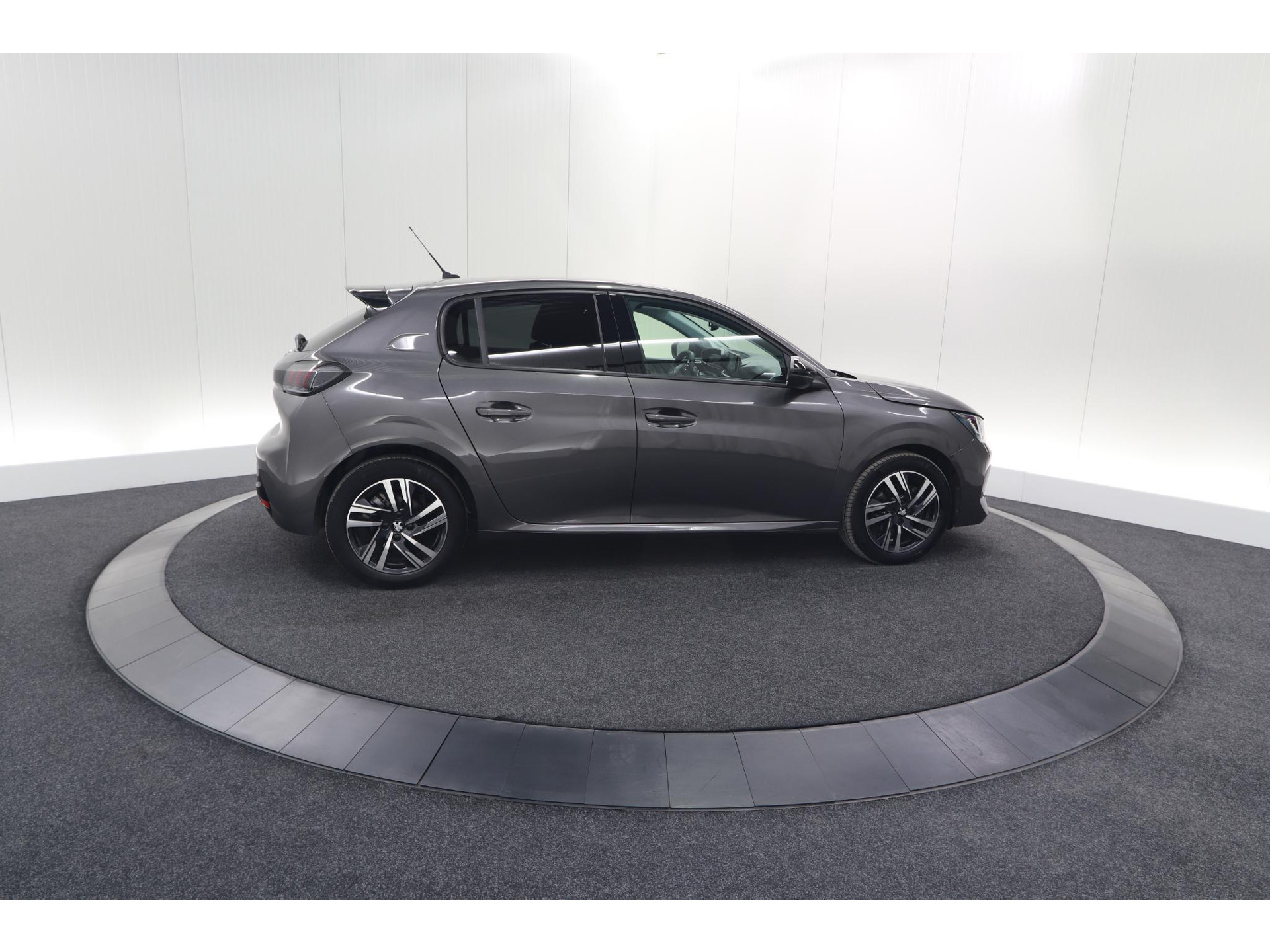 Peugeot 208 PureTech 100 EAT8 Allure Pack | Camera | Apple Carplay | Parkeersensoren | Stoelverwarming