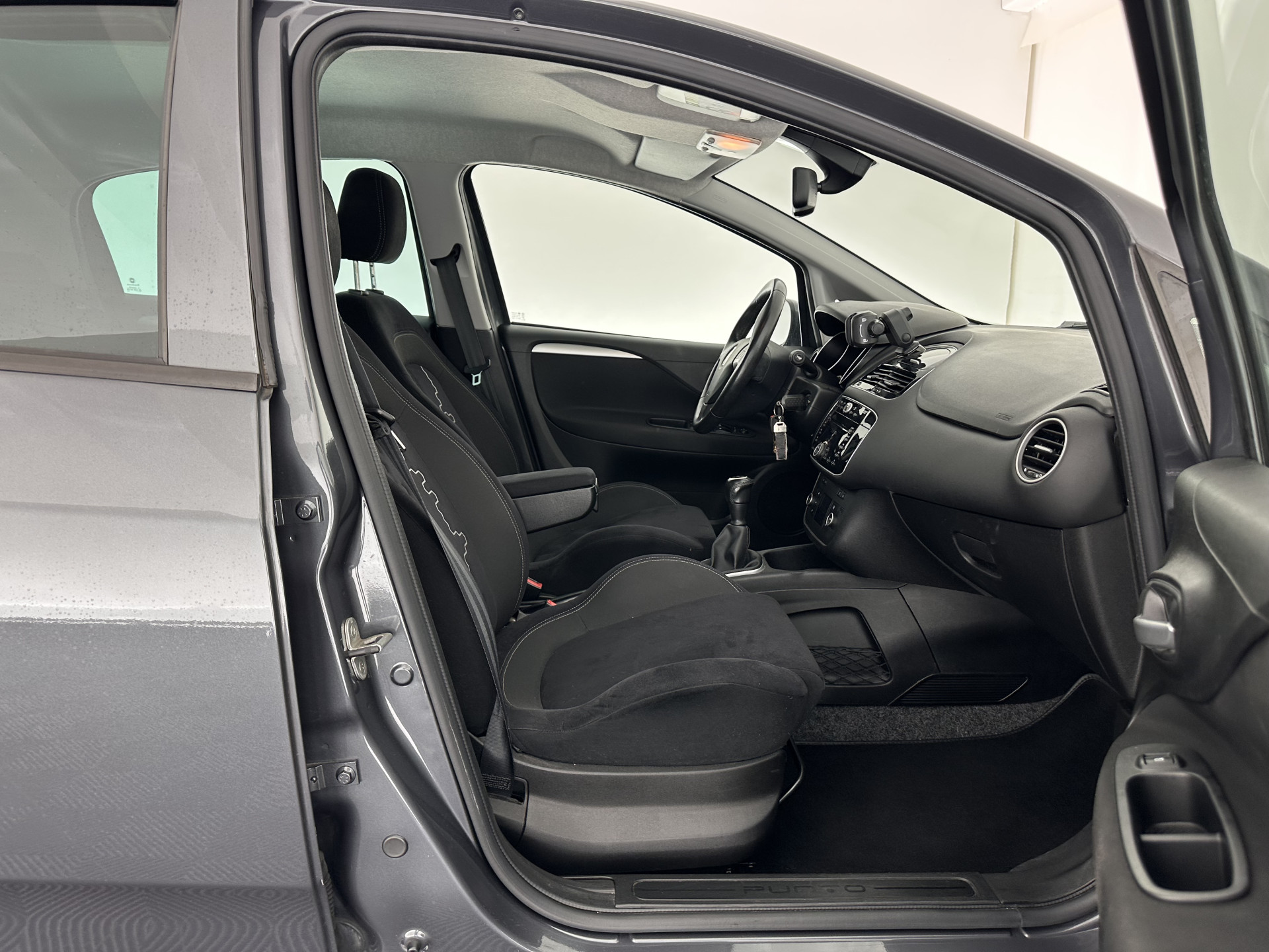 Fiat Punto Evo 1.3 M-Jet Lounge *ECC | SPORT-SEATS | MICROFIBRE | PDC | CRUISE | RADIO-CD/MP3 | 16''ALU*