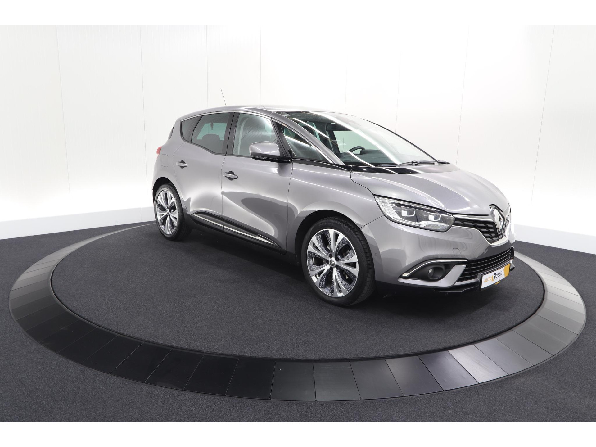 Renault Scénic TCe 130 Intens | Trekhaak | Panoramadak | Camera | Apple Carplay | Dodehoekdetectie