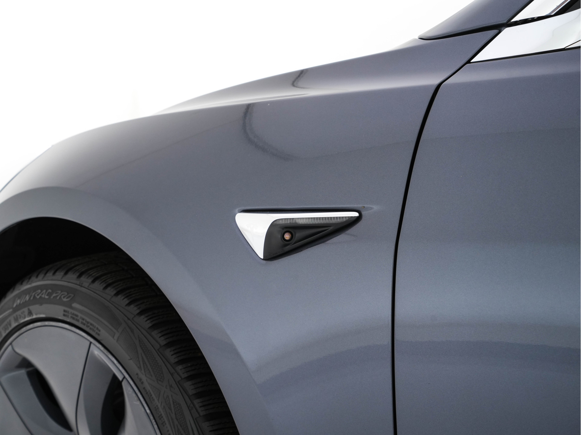 Tesla Model 3 Standard RWD Plus 60 kWh [ 3-Fase-11Kw ] {SOH-88%} (INCL-BTW) Aut. *PANO | AUTO-PILOT | LEATHER | KEYLESS | FULL-LED | MEMORY-PACK | SURROUND-VIEW | DAB | CARPLAY | DIGI-COCKPIT | LANE-ASSIST | COMFORTSEATS | 18"ALU*