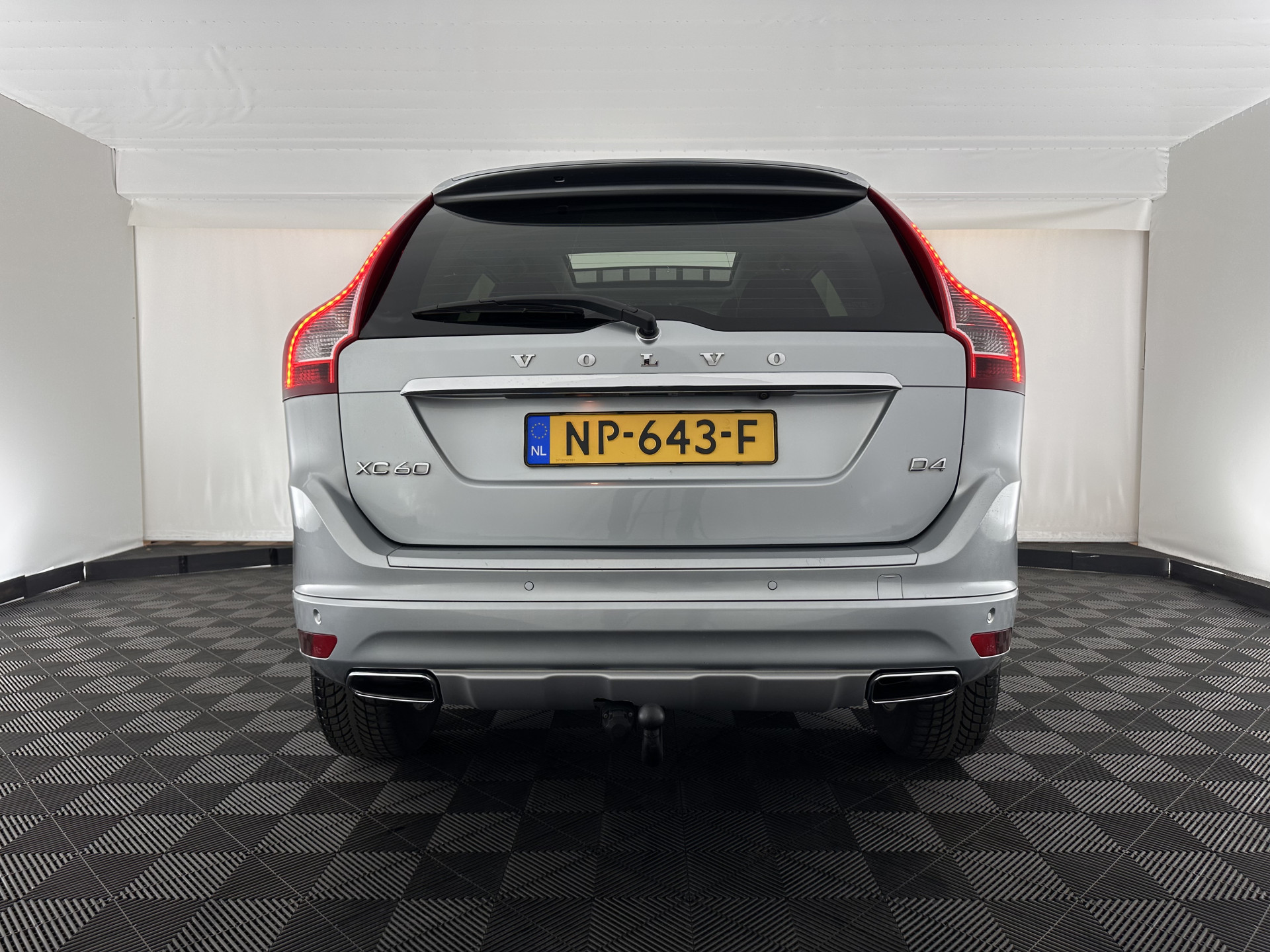 Volvo XC60 2.0 D4 FWD Polar+ Aut. *PANO | LEATHER | XENON | ADAPTIVE-CRUISE | MEMORY-PACK | BLINDSPOT | HEATED-COMFORTSEATS | NAVI-FULLMAP | CAMERA | PRIVACYGLASS | ECC | TOWBAR | PDC | LANE-ASSIST | 17''ALU*
