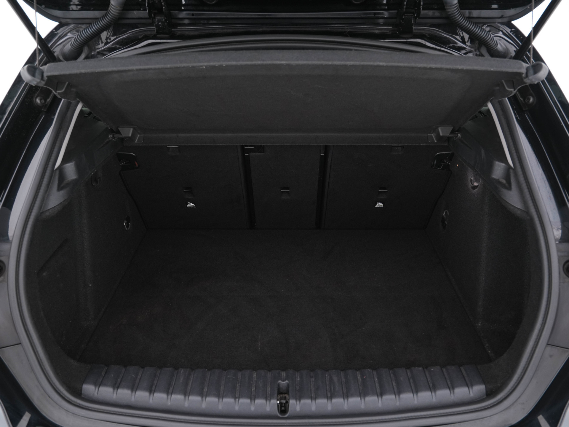 BMW 1-serie 116d Executive Edition Sport-Line (INCL-BTW) *DIGI-COCKPIT | FULL-LED | NAVI-FULLMAP | LEATHER-MICROFIBRE | AMBIENT-LIGHT | CARPLAY | CRUISE | KEYLESS | HEATED-SPORTSEATS | PRIVACY-GLASS | DAB | ECC | PDC | 17"ALU*