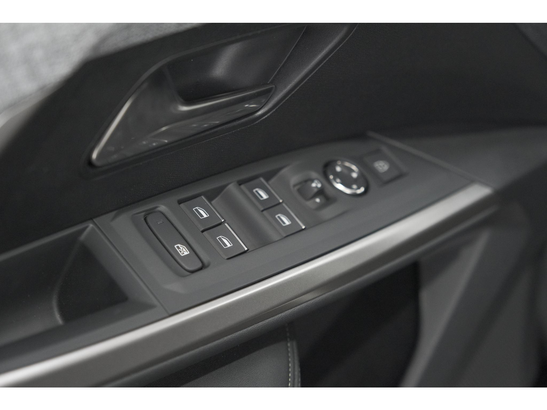 Peugeot 3008 1.2 Hybrid 145 GT | 360 Vision Pack | Adaptieve Cruise Control | Stoelen Pakket Inclusief Verwarmde Achterbank