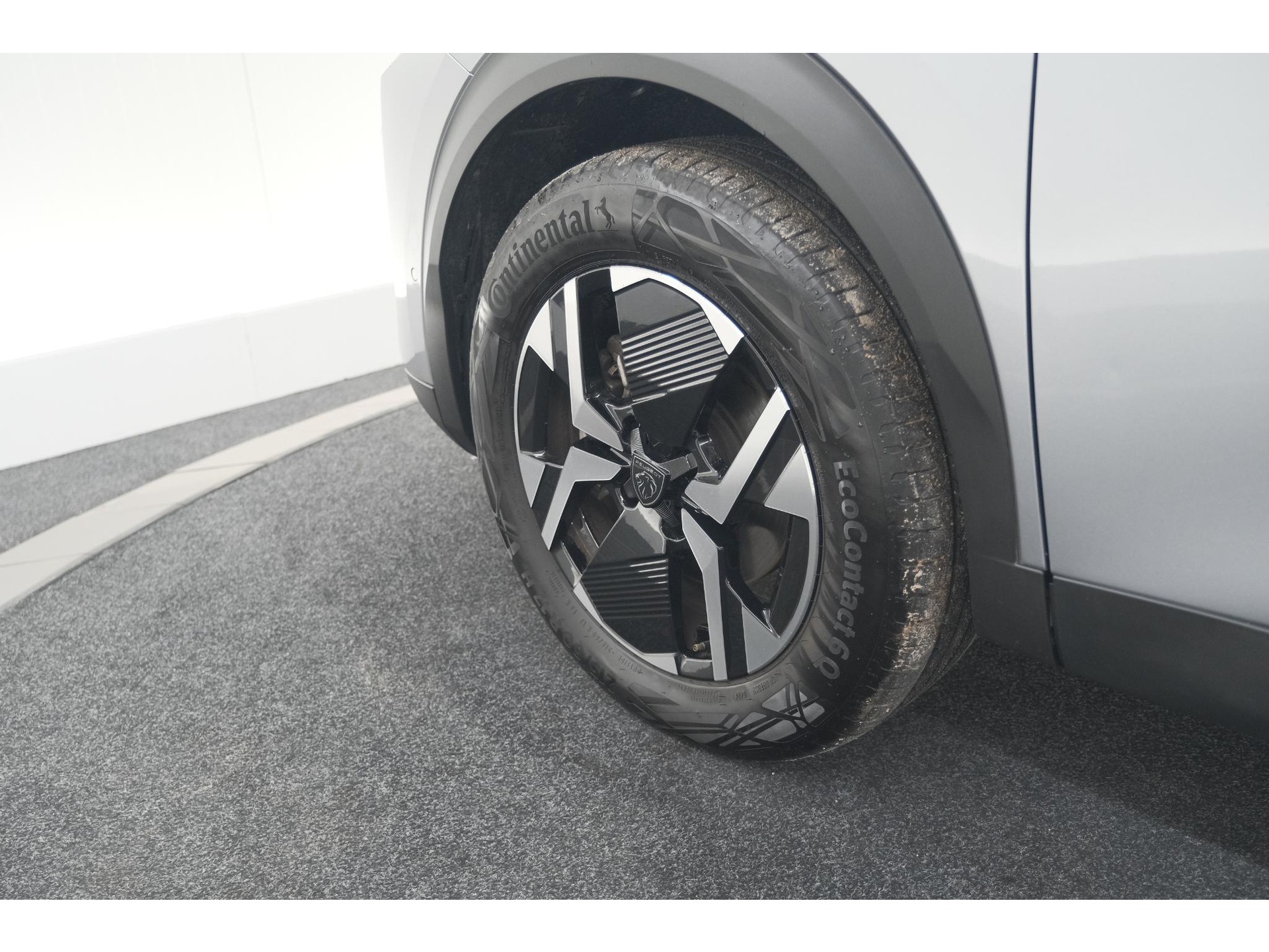 Peugeot 2008 Hybrid 136 e-DCS6 Allure | 360 Camera | Adaptieve Cruise Control | Dodehoekdetectie | Navigatie