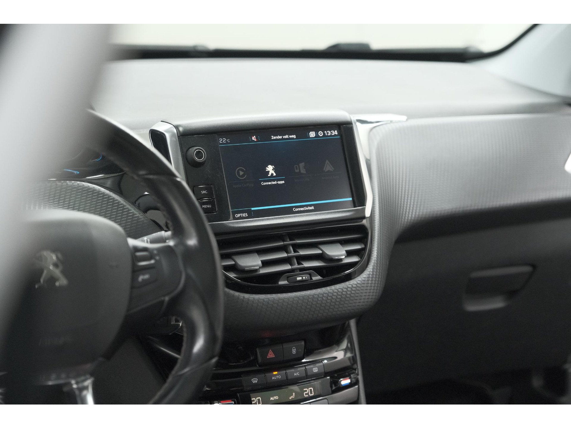 Peugeot 2008 PureTech 110 Allure | Panoramadak | Apple Carplay | Navigatie | Parkeersensoren