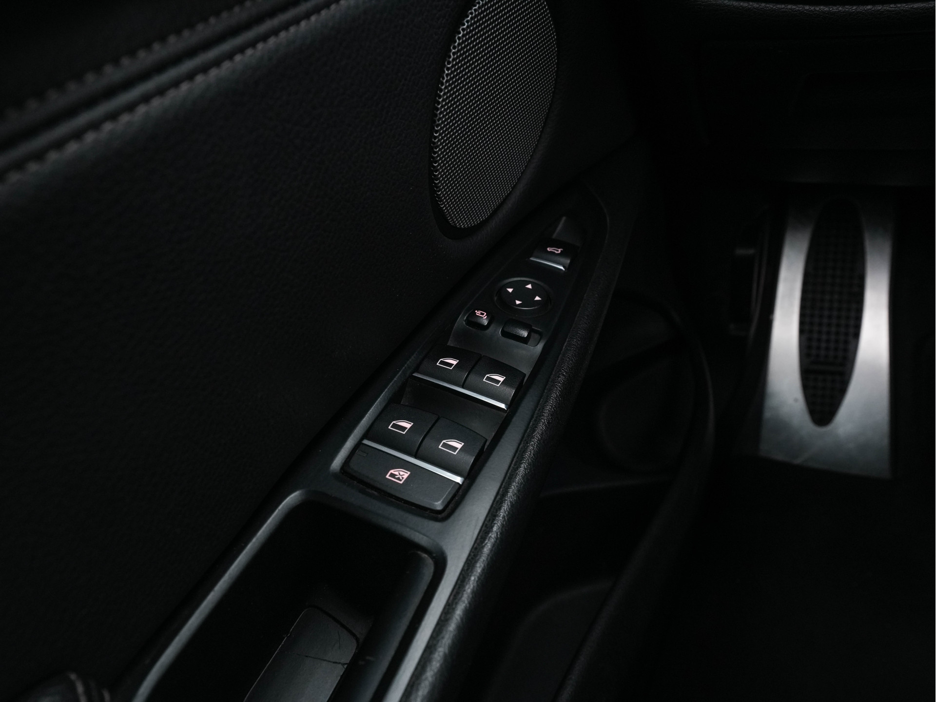 BMW X6 xDrive30d High Executive M-Sport-Pack Aut. *PANO |  FULL-LEATHER | BLIND-SPOT | FULL-LED | HARMAN/KARDON-AUDIO | ADAPTIVE-CRUISE | SHIFT-PADDLES | HEAD-UP | SURROUND-VIEW | MEMORY-PACK | NAVI-FULLMAP | KEYLESS | ECC | PDC | 20''A