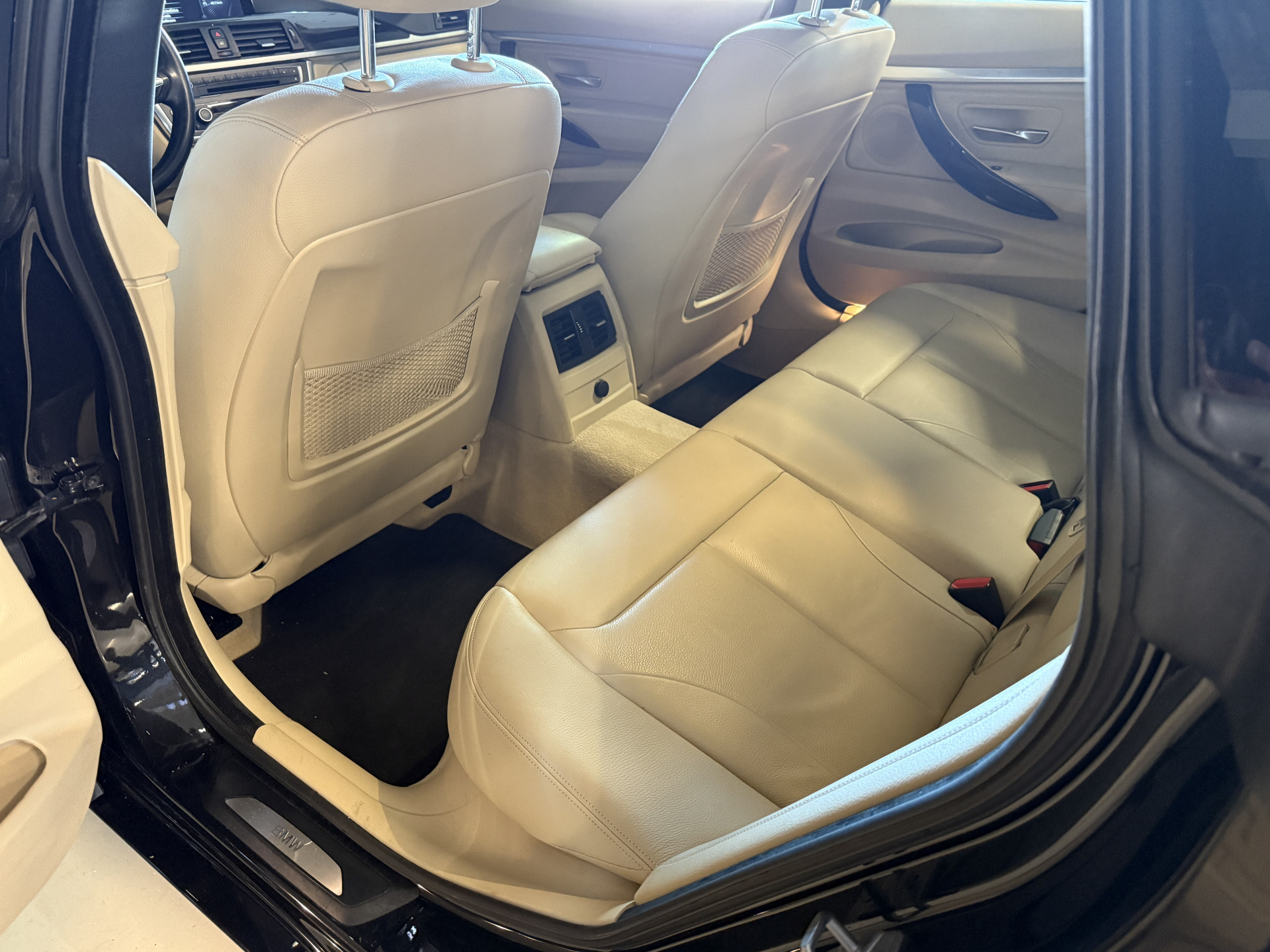 BMW 3-serie Gran Turismo 320i GT Luxury | Panoramadak | Leder | Carplay | Navi | Stoelverwarming