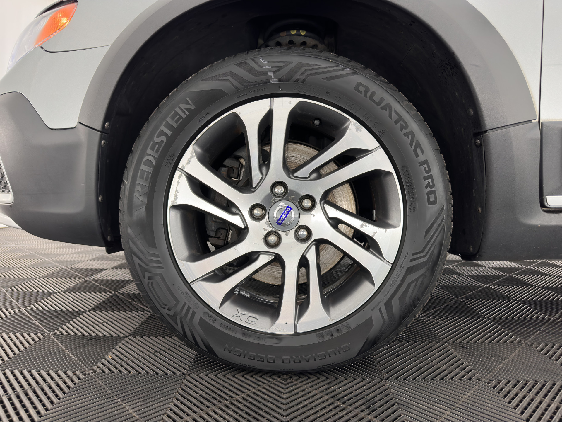 Volvo XC70 2.0 D3 FWD Limited Edition Aut. *LEATHER | BI-XENON | ADAPTIVE-CRUISE | BLIS | NAVI-FULLMAP | HEATED-COMFORTSEATS | ECC | PRIVACY-GLASS | LANE-ASSIST | PDC | TOWBAR | 17''ALU*