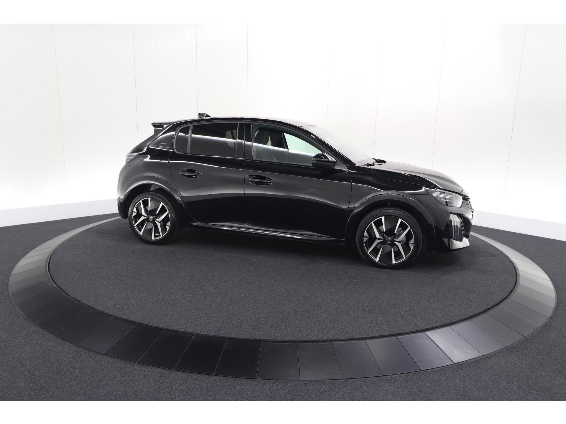 Peugeot 208 1.2 Hybrid 145 e-DCS6 GT | Alcantara Pakket | Camera | Apple Carplay | Stoelverwarming