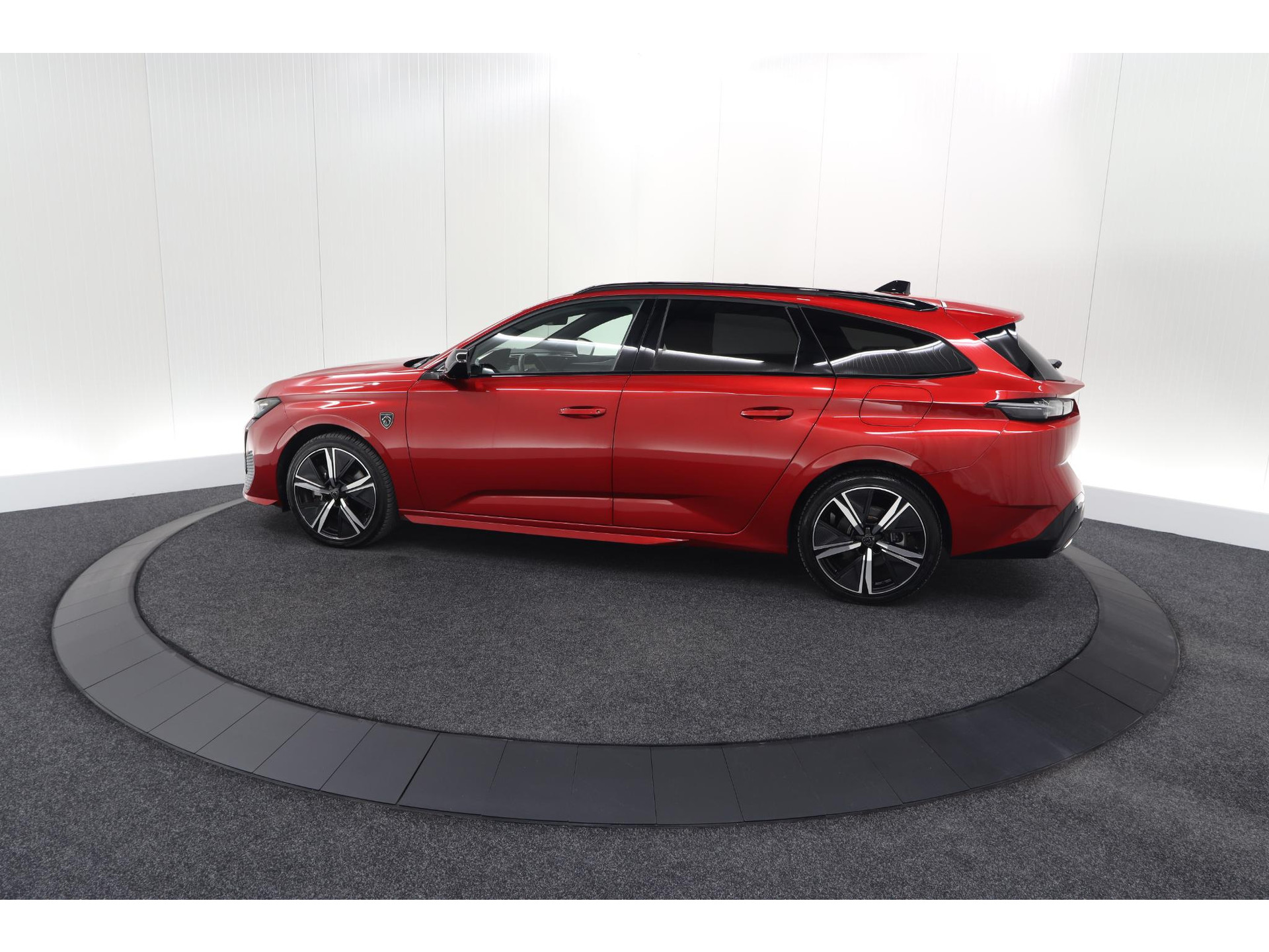 Peugeot 308 SW 1.6 Plug-in Hybrid 225 GT | FOCAL Audio | 360 Camera | Adaptieve Cruise Control | Apple Carplay | Voorruitverwarming
