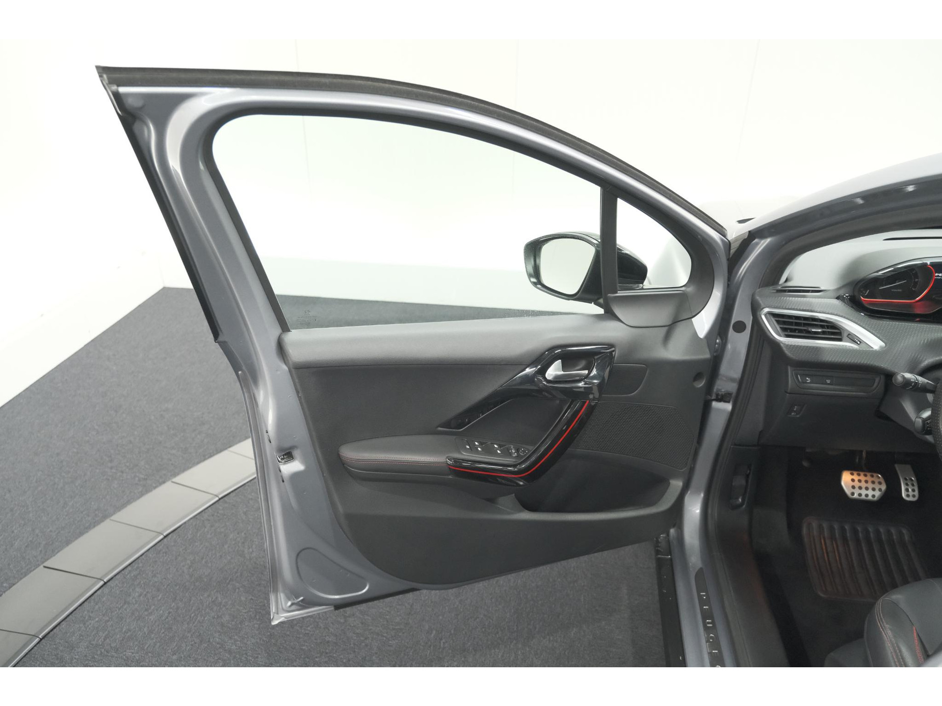 Peugeot 2008 PureTech 110 EAT6 GT | Trekhaak | Camera | Panoramadak | Apple Carplay