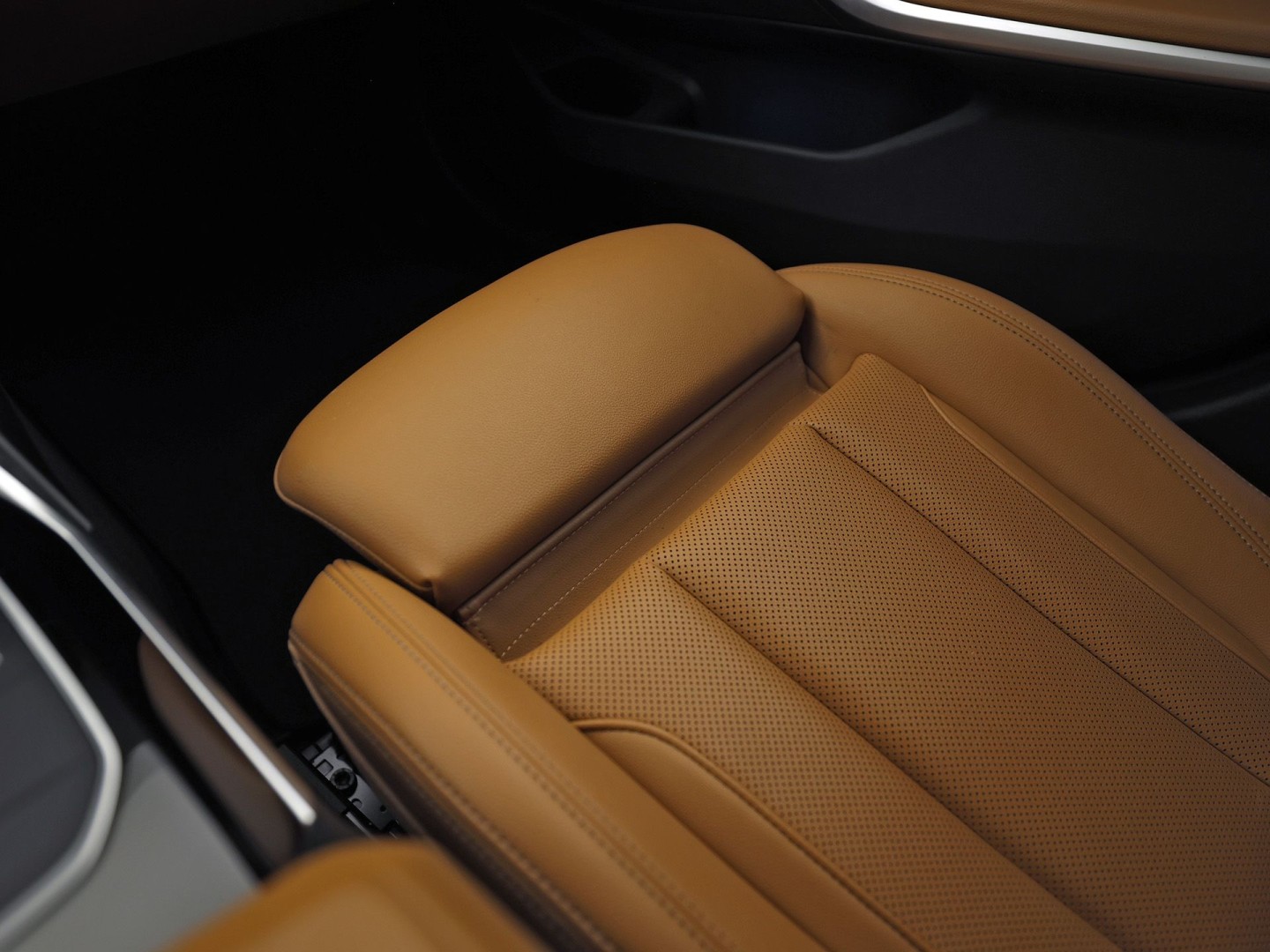 BMW 3-serie Touring 330e Sport 292Pk Automaat (APPLE CARPLAY, SOH 90,2%, GROOT NAVI, COGNAC LEDER, CAMERA, STOELVERWARMING, SFEERVERLICHTING, ELEK ACHTERKLEP, GETINT GLAS, NIEUWSTAAT)