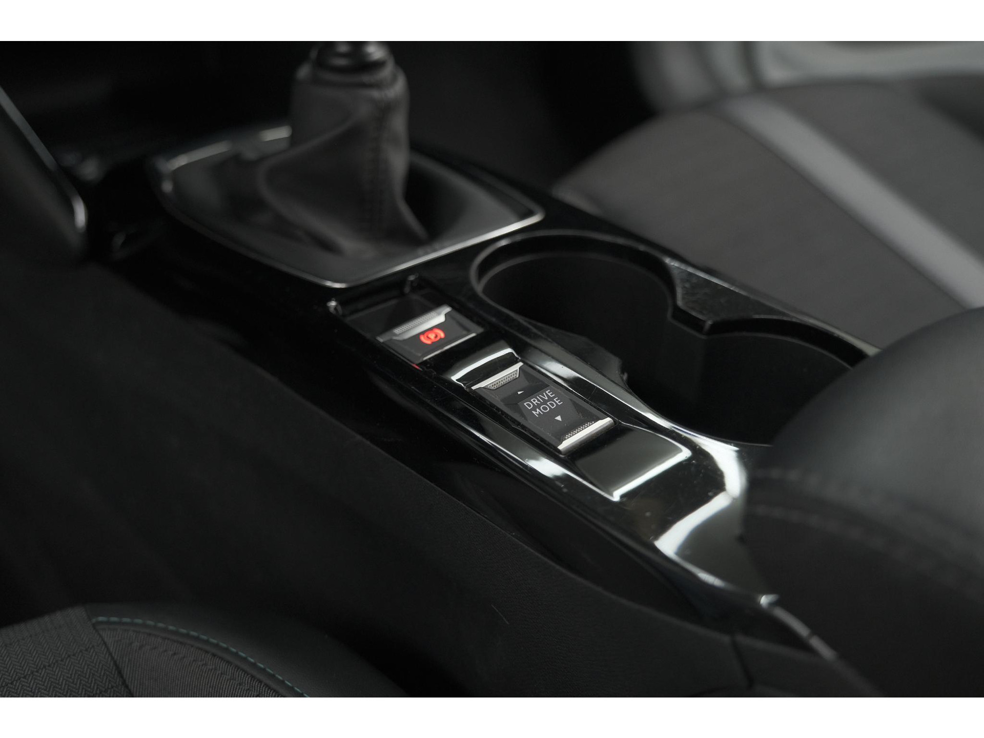 Peugeot 208 PureTech 100 PK Allure | Apple Carplay | Parkeersensoren | Lichtmetalen velgen