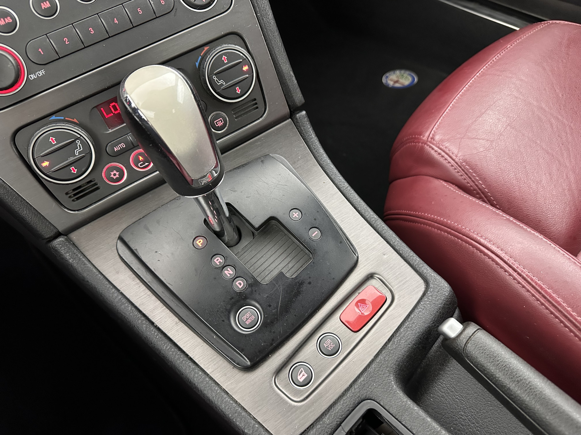 Alfa Romeo Spider 2.4 JTD Q-Tronic Exclusive TI-Sportpack Aut. *LUXURY-LEATHER | BI-XENON | SPORT-SEATS | ECC | SHIFTPADDLES | PDC | CRUISE | 19''ALU*