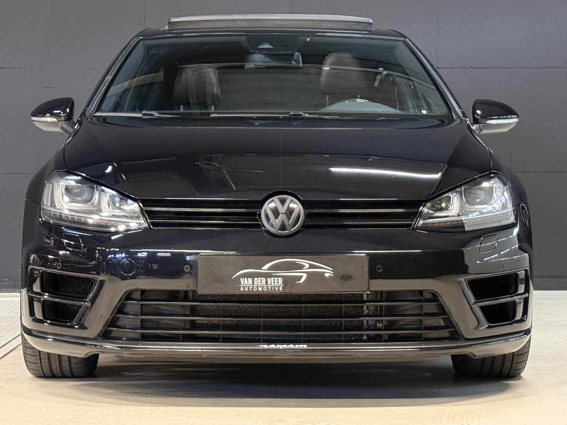 Volkswagen Golf 2.0 TSI R 4Motion | Camera | Panoramadak | 300PK | Stoelverwarming | Leder