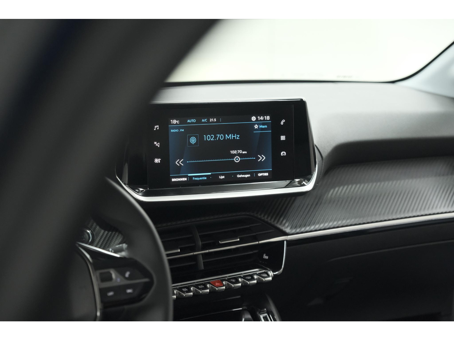 Peugeot 208 PureTech 100 Allure | Stoelverwarming | Adaptieve Cruise Control | Camera | Apple Carplay