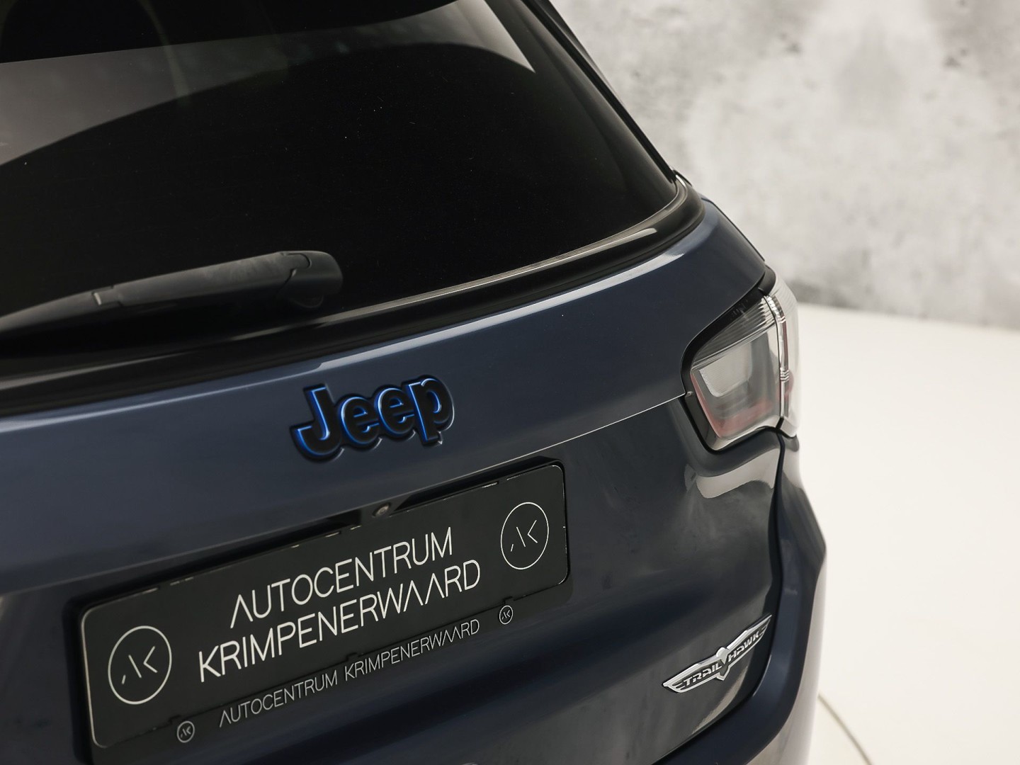 Jeep Compass 4xe 240 Plug-in Hybrid Electric Trailhawk 240Pk Automaat (PANORAMADAK, VIRTUAL COCKPIT, APPLE CARPLAY, GROOT NAVI, CAMERA, SPORTSTOELEN, GETINT GLAS, ADAPTIVE CRUISE, NIEUWSTAAT)