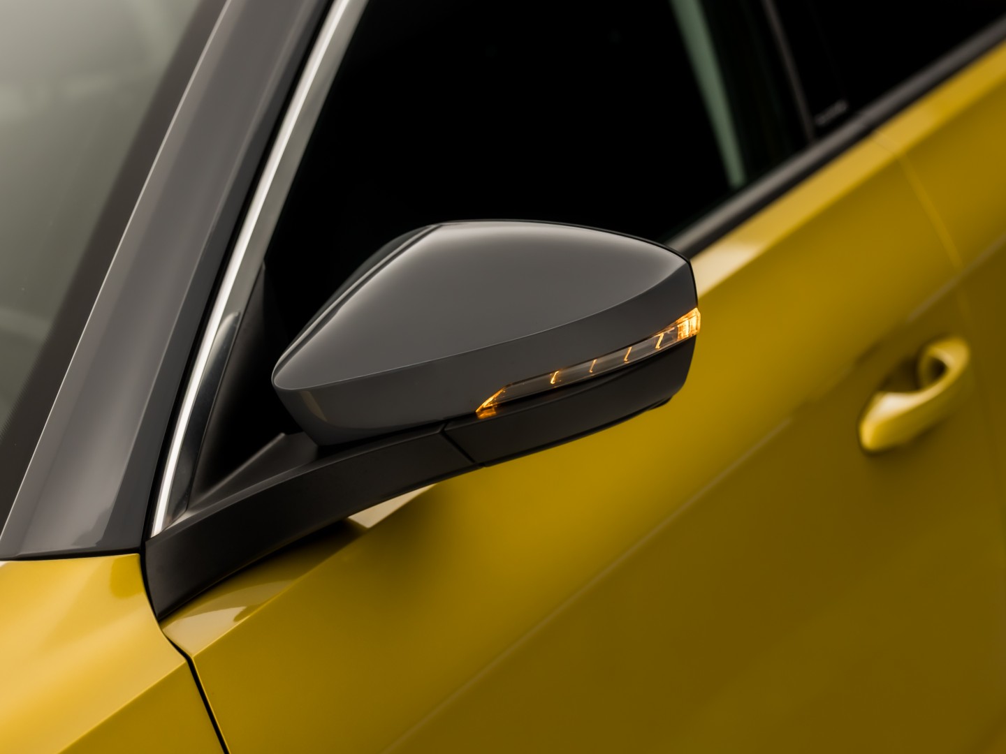 Volkswagen T-Roc 1.0 TSI Sport (APPLE CARPLAY, GROOT NAVI, STOELVERWARMING, GETINT GLAS, SPORTSTOELEN, ADAPTIVE CRUISE, PARKEERSENSOREN, NIEUWSTAAT)