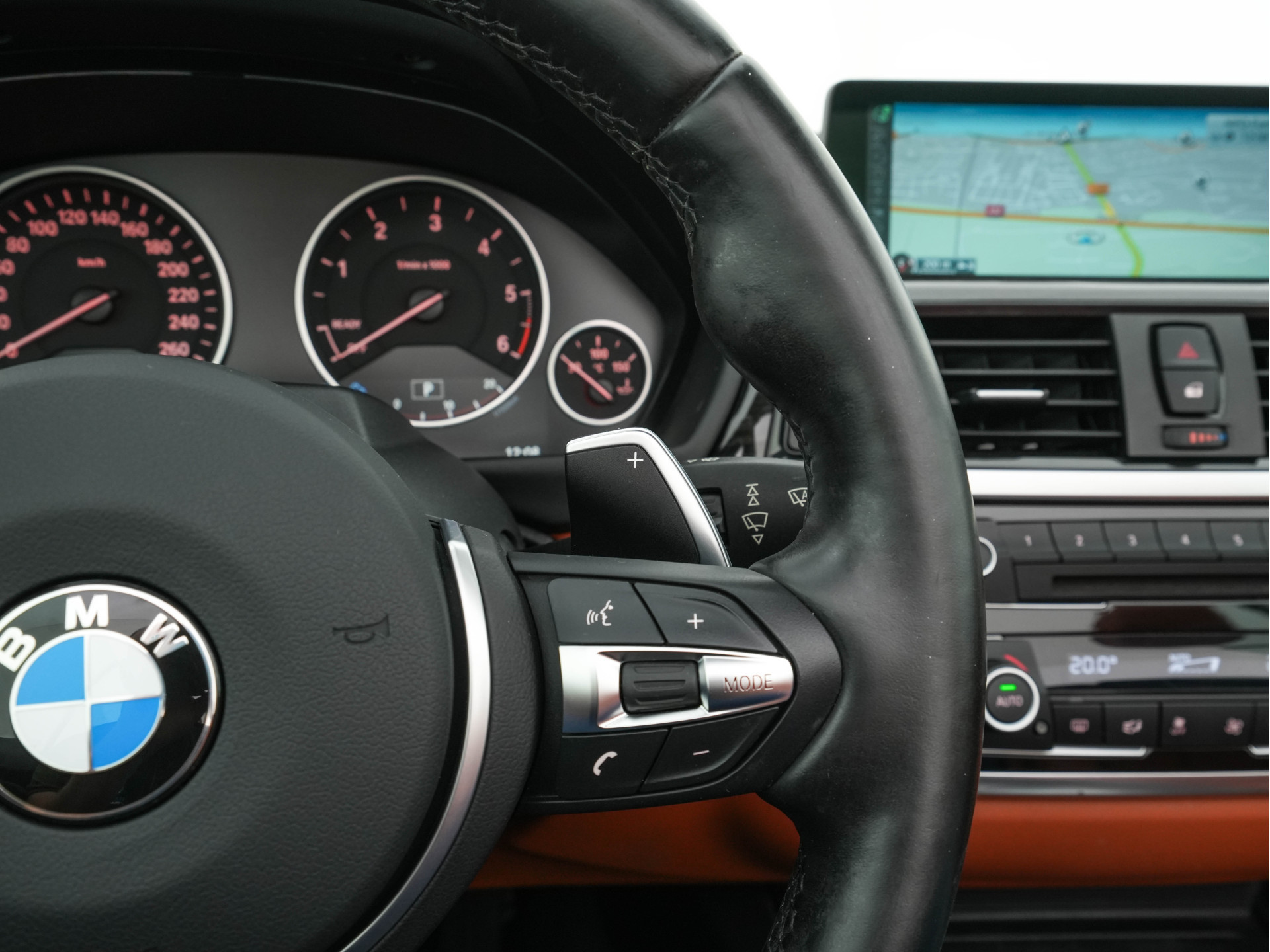 BMW 4-serie Cabrio 435d xDrive M-SportPack Centennial High-Executive Aut. *LEATHER | FULL-LED | ADAPTIVE-CRUISE | MEMORY-PACK | AIRSCARF | BLINDSPOT | HIFI-SOUND | KEYLESS | DAB+ | HEATED-SPORTSEATS | CAMERA | HEAD-UP | NAVI-FULLMAP | 19''ALU*