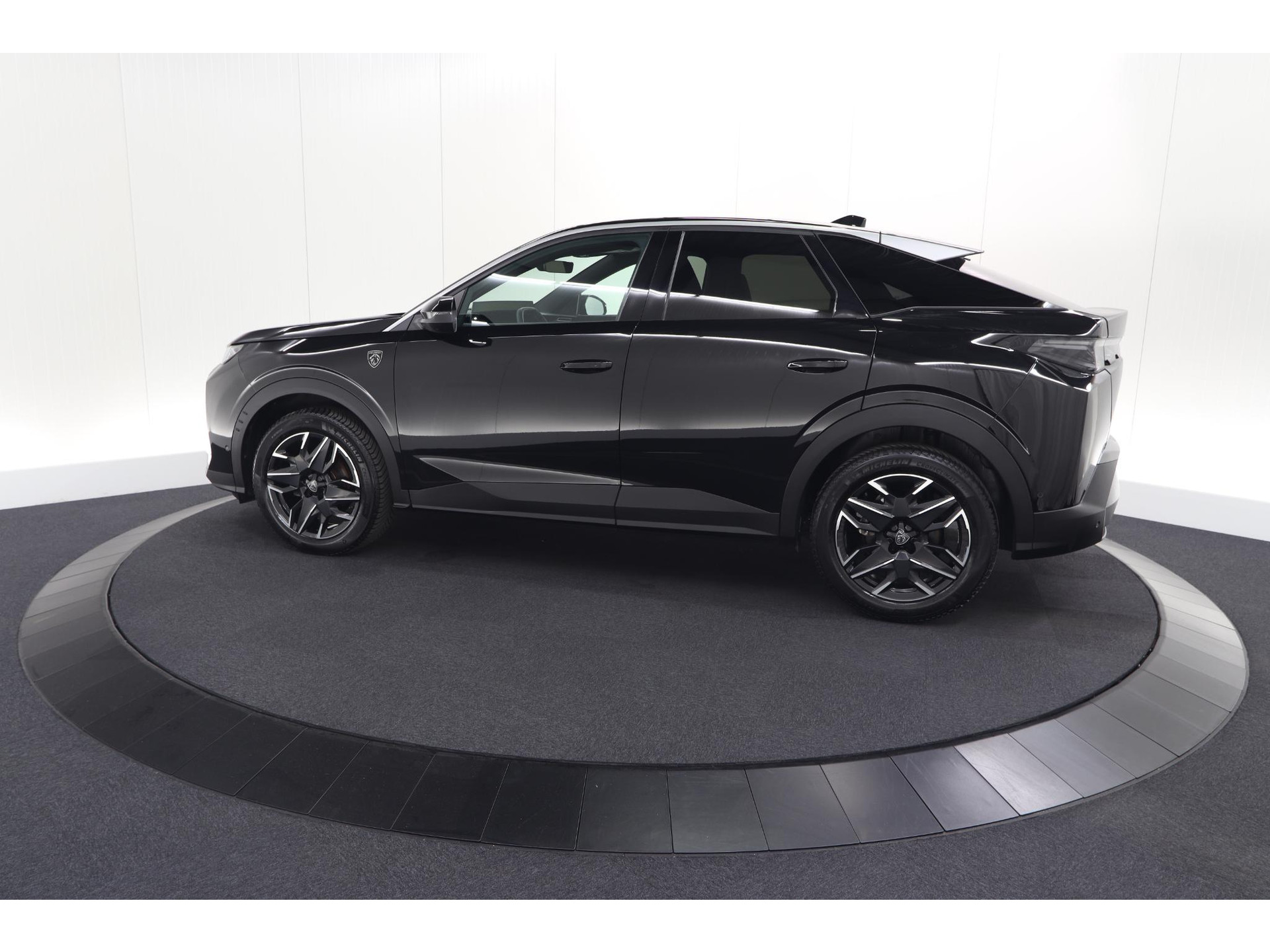 Peugeot 3008 1.2 Hybrid 145 GT | 360 Vision Pack | Adaptieve Cruise Control | Stoelen Pakket Inclusief Verwarmde Achterbank