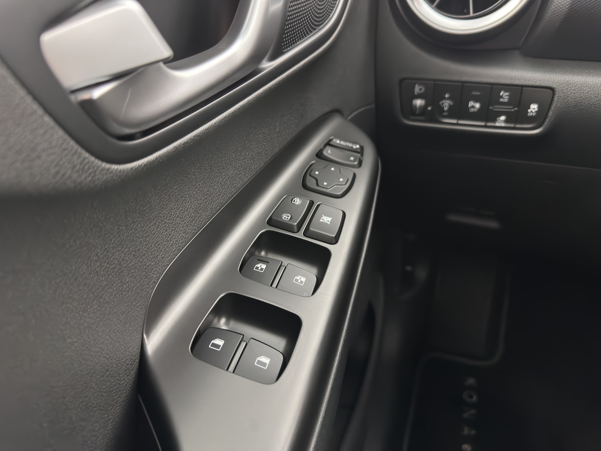 Hyundai Kona EV Fashion 39 kWh [ 3-Fase ] {SOH-100%} (INCL-BTW) Aut.*HEATPUMP | HEAD-UP | NAVI-FULLMAP | DIGI-COCKPIT | FULL-LED | KRELL-AUDIO | LANE-ASSIST | KEYLESS | CAMERA | SHIFT-PADDLES | DAB | ADAPTIVE-CRUISE | COMFORT-SEATS | 17"ALU*