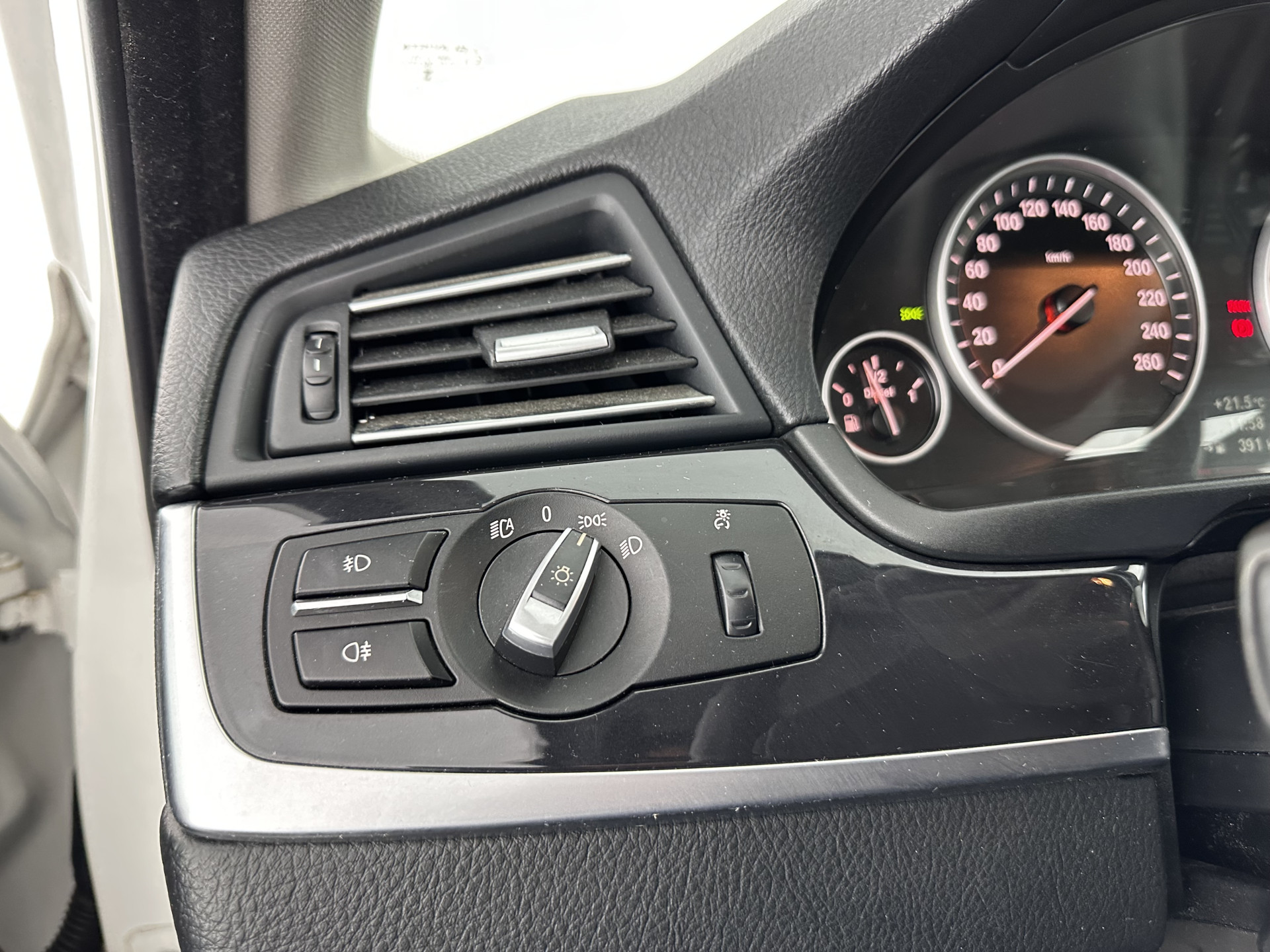 BMW 5-serie Touring 520d Shadow-line *BI-XENON | NAVI-FULLMAP | HEATED-COMFORTSEATS | ECC | KEYLESS | PDC | CRUISE | 18''ALU*