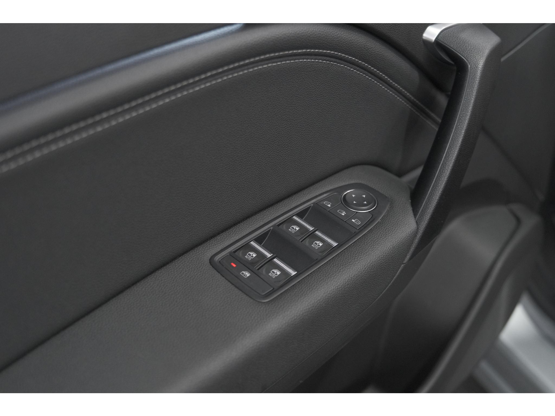 Renault Captur Mild Hybrid 140 EDC Techno | Camera | 9.3 Inch Scherm | Apple Carplay | Parkeersensoren | Allseason Banden | Stoelverwarming