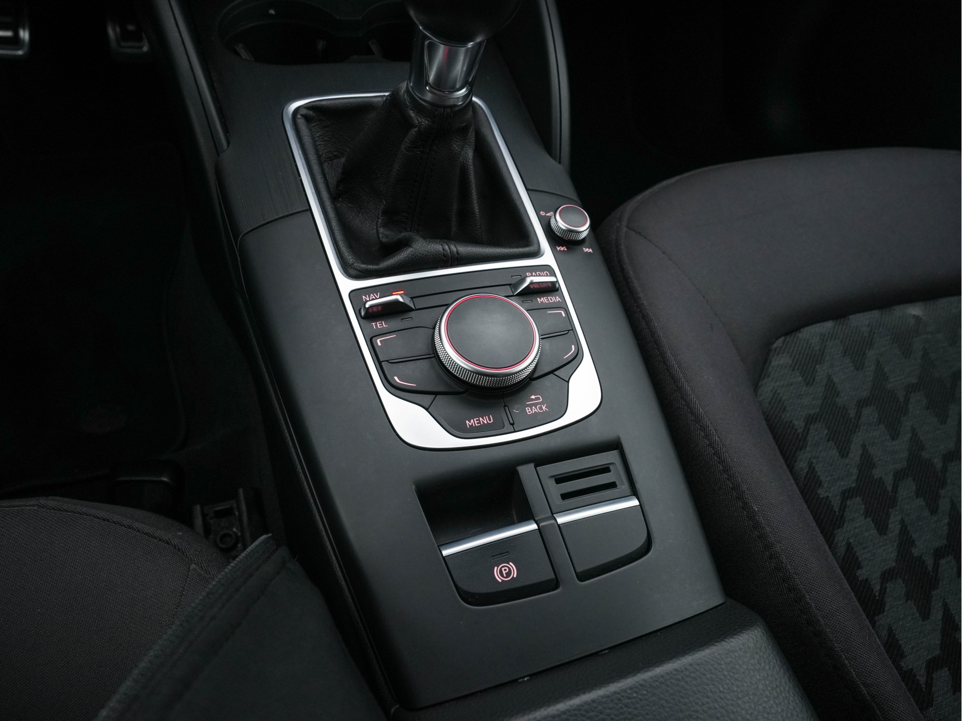 Audi A3 Limousine 1.6 TDI S-Line Ambition Sport Edition *XENON | NAVI-FULLMAP | COMFORT-SEATS | PRIVACY-GLASS | ECC | PDC | CRUISE | 18''ALU*