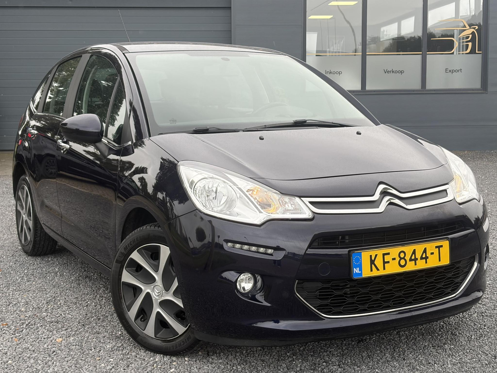 Citroen C3 1.2 PureTech Selection ✓Nieuwe D-riem✓Navi✓Carplay✓Trekhaak✓Dealer Onderhouden✓Clima✓Cruise✓5 Deurs✓Net grote beurt gehad✓N.A.P✓Apk tot 09-2027