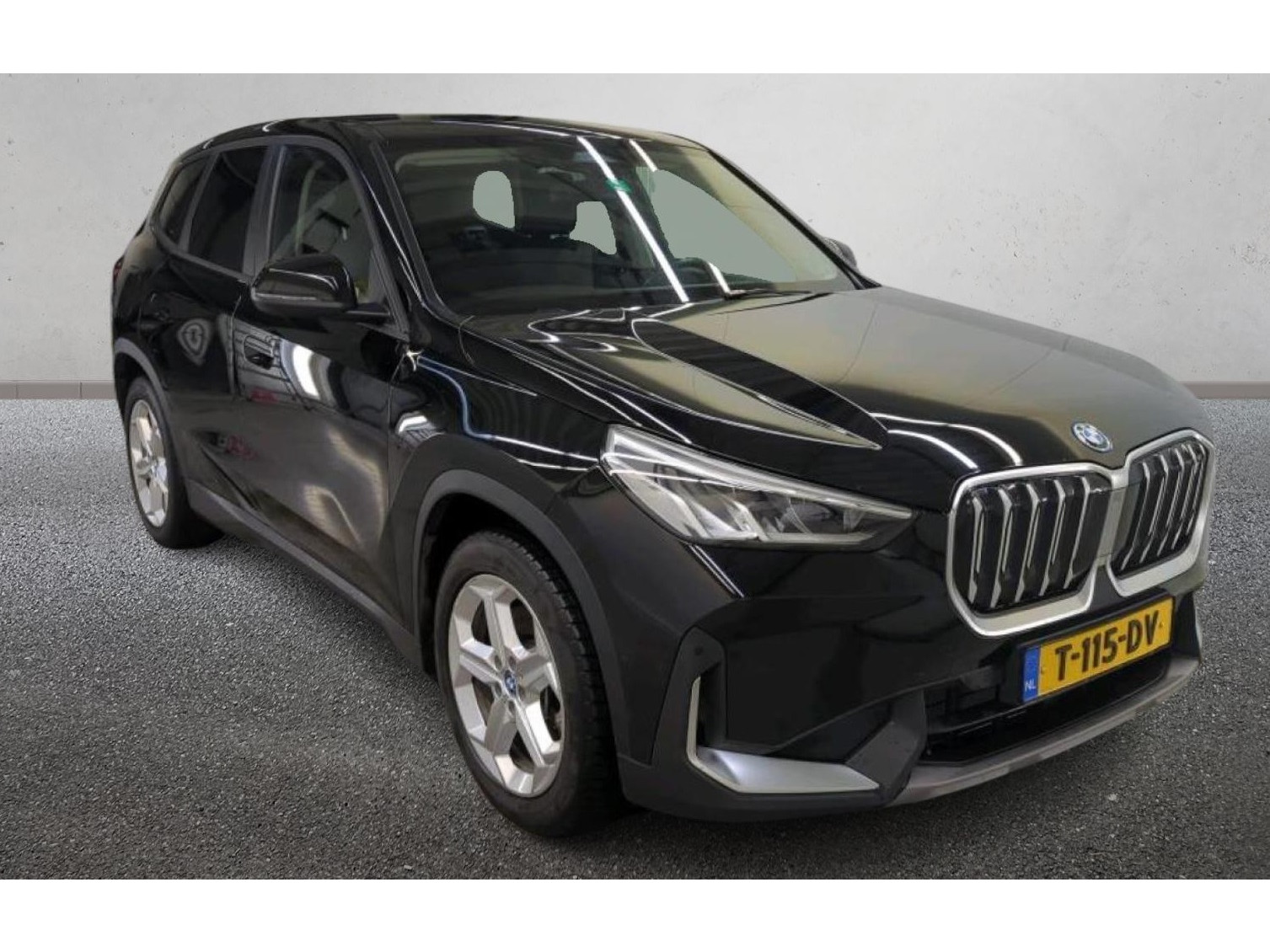 BMW iX1 xDrive30 Launch Edition 67 kWh [ 3-Fase-11kW ] {SOH-100%} (INCL-BTW) Aut. *FULL-LED | DIGI-COCKPIT | DAB+ | NAVI-FULLMAP | PRIVACYGLASS | COMFORTSEATS | ECC | PDC | CRUISE | 18''ALU*