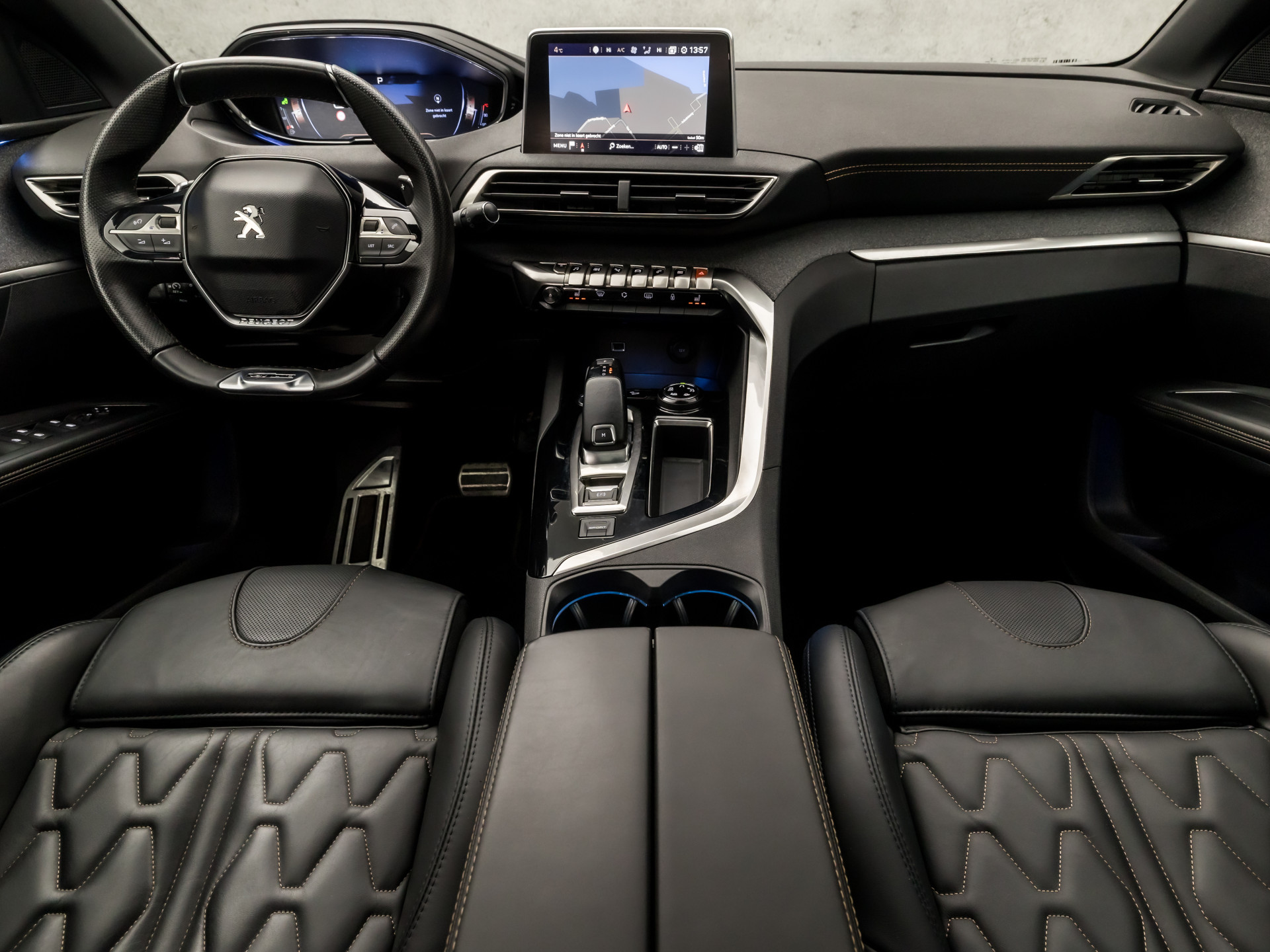 Peugeot 5008 1.6 e-THP GT-Line 165Pk Automaat (PANORAMADAK, NAPPA LEDER, MEMORY SEATS, STOELVERWARMING, 360 CAMERA, DRIVE MODE, KEYLESS, ADAPTIVE CRUISE, ELEK ACHTERKLEP, NIEUWSTAAT)