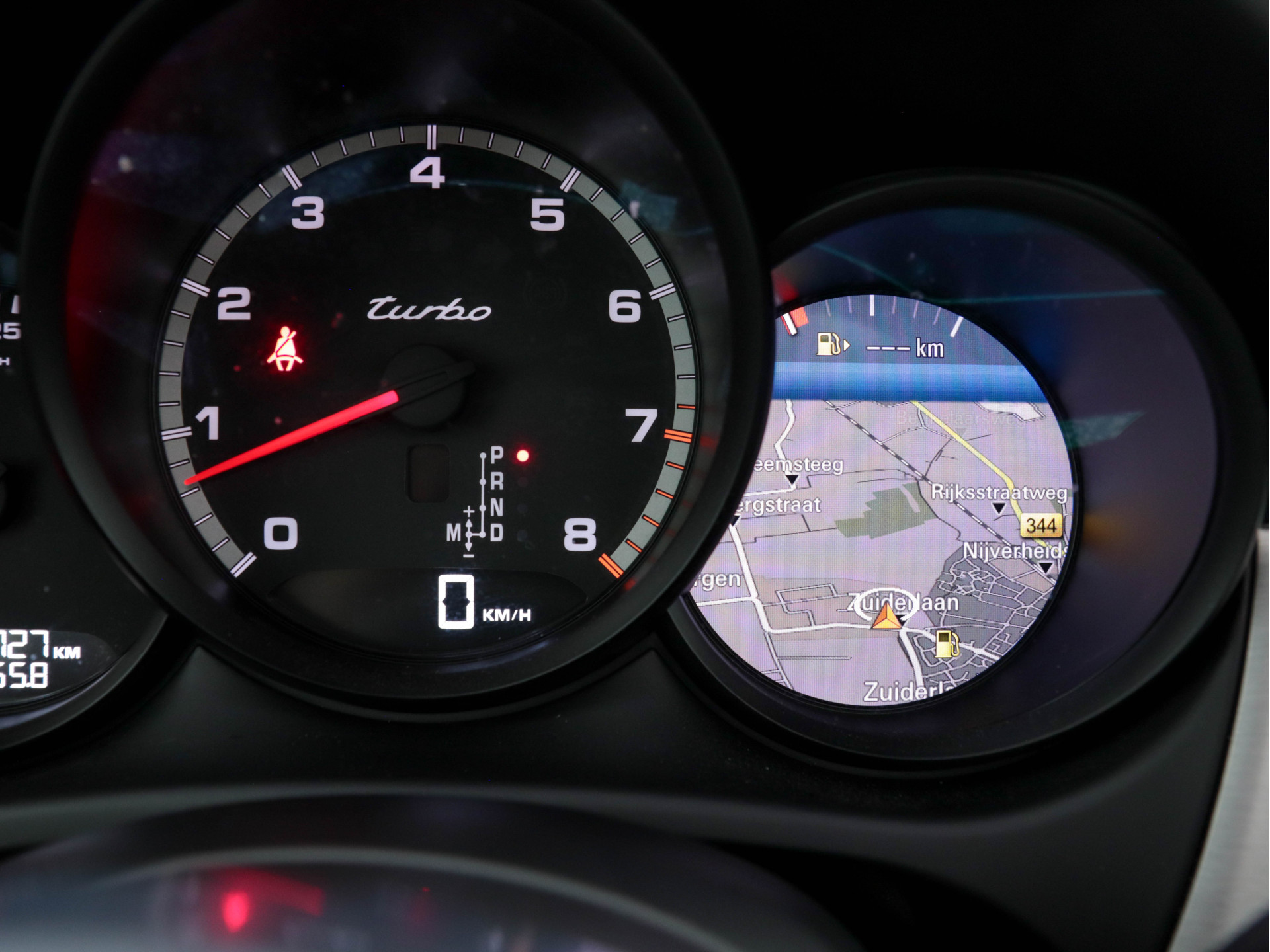 Porsche Macan 3.6 Turbo Aut. *PANO | XENON | FULL-LEATHER  | BOSE-SOUND | NL-AUTO | NAVI-PROF | XENON | COMFORT-SEATS | CAMERA | ECC | PDC | ALCANTARA | MODEL-2015*