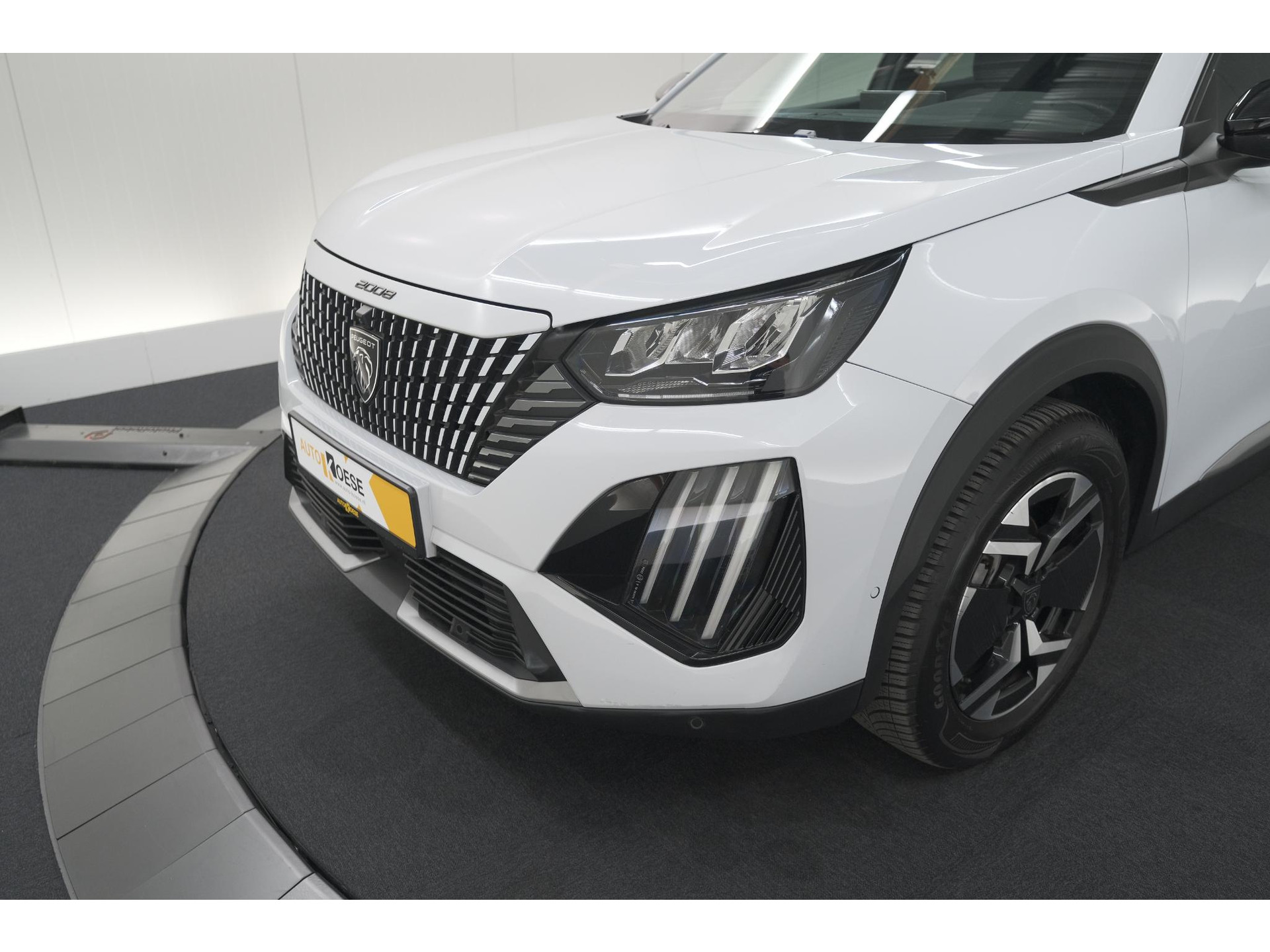 Peugeot 2008 PureTech 130 EAT8 Allure | 360 Camera | Dodehoekdetectie | Apple Carplay | Navigatie