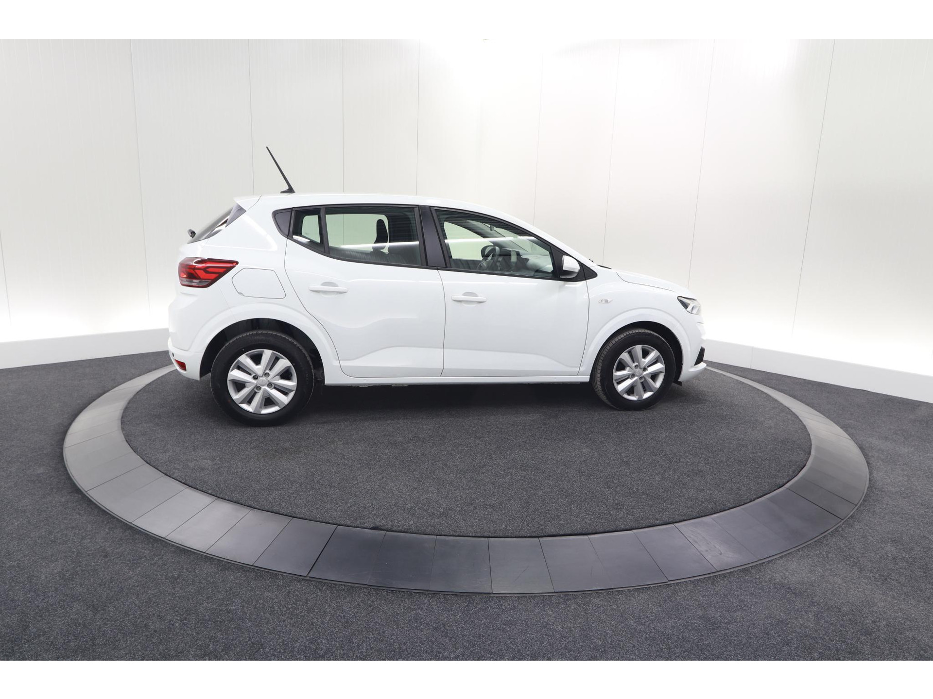 Dacia Sandero TCe 90 CVT Expression | Parkeersensoren | Apple Carplay | Cruise Control