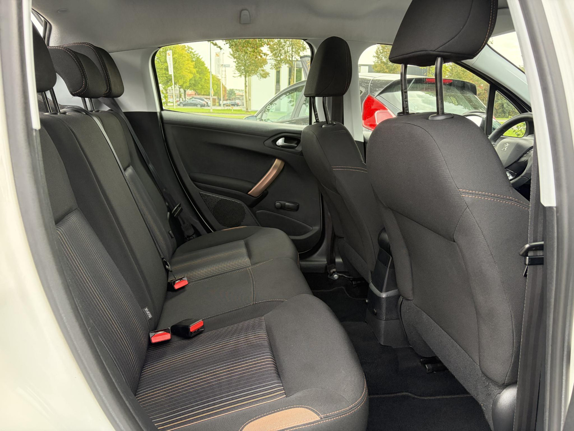 Peugeot 208 1.2 VTi Urban Soul ✓1e Eigenaar✓Trekhaak✓Navi✓Airco✓Cruise✓Pdc✓Lm velgen✓5 Deurs✓Zeer Zuinig✓N.A.P✓Apk tot 03-2027