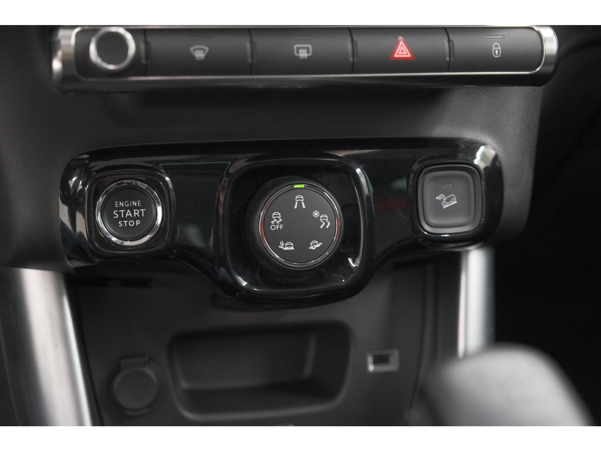 Citroen C3 Aircross PureTech 110 S&S Business | Schuif-/Kanteldak | Camera | HIFI Audiosysteem | Dodehoekdetectie