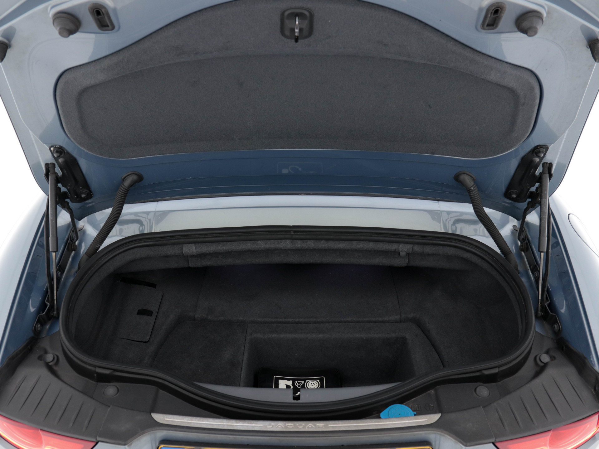 Jaguar F-TYPE 3.0 V6 Convertible Aut. *LEATHER | BI-XENON | NAVI-FULLMAP | CAMERA | MEMORY-PACK | KEYLESS | DAB | SHIFT-PADDLES | ECC | HEATED-SPORTSEATS | PDC | AIRSCARF | CRUISE | 19"ALU*