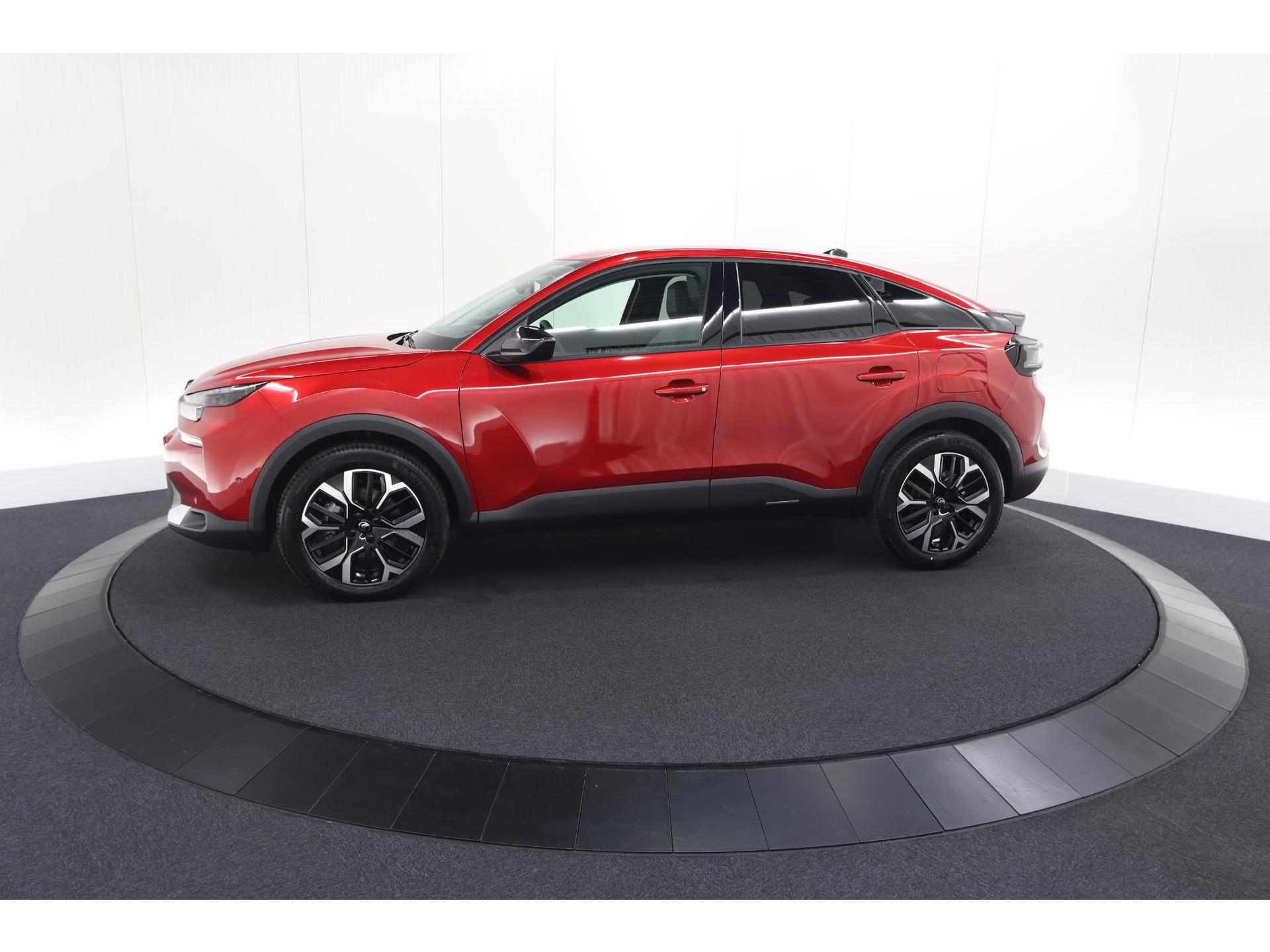 Citroen C4 1.2 Hybrid 145pk Max | 360 Camera | Adaptieve Cruise Control | Navigatie | Apple Carplay